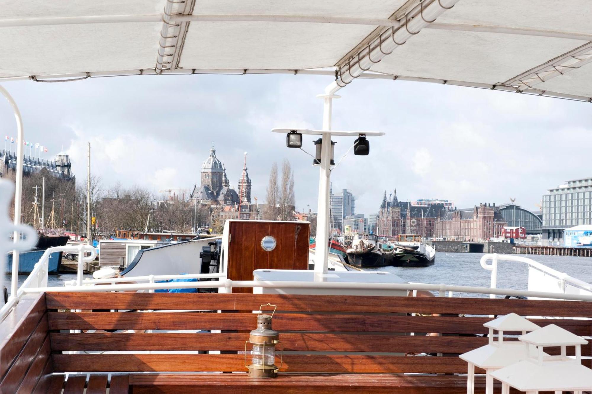 Hotel Hotelboot Zwaan Ámsterdam
