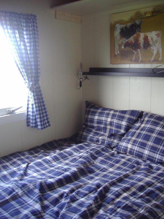 Your Cozy Waggon At The Cows' Paradise Couette-café