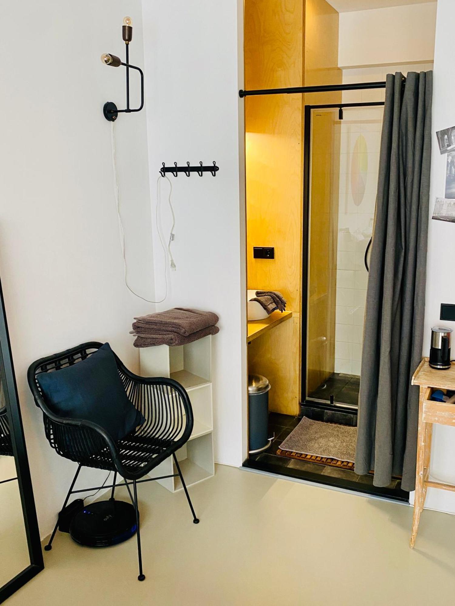 Private With Free Car Parking Bed and breakfast