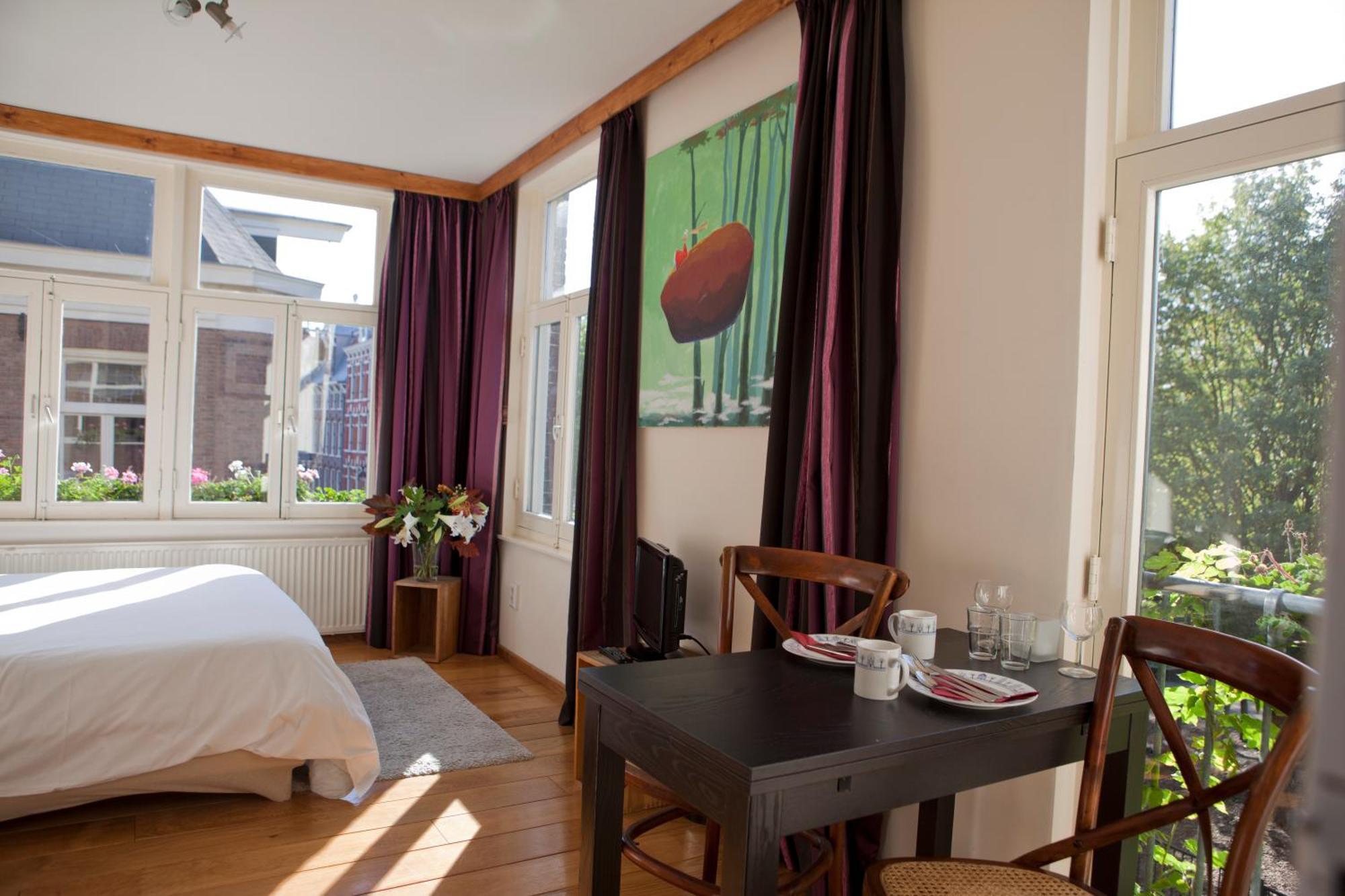 Eelhouse Apartment