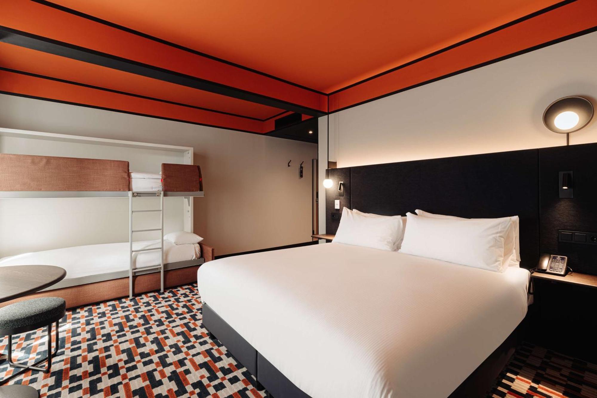 Doubletree By Hilton Station Hotel