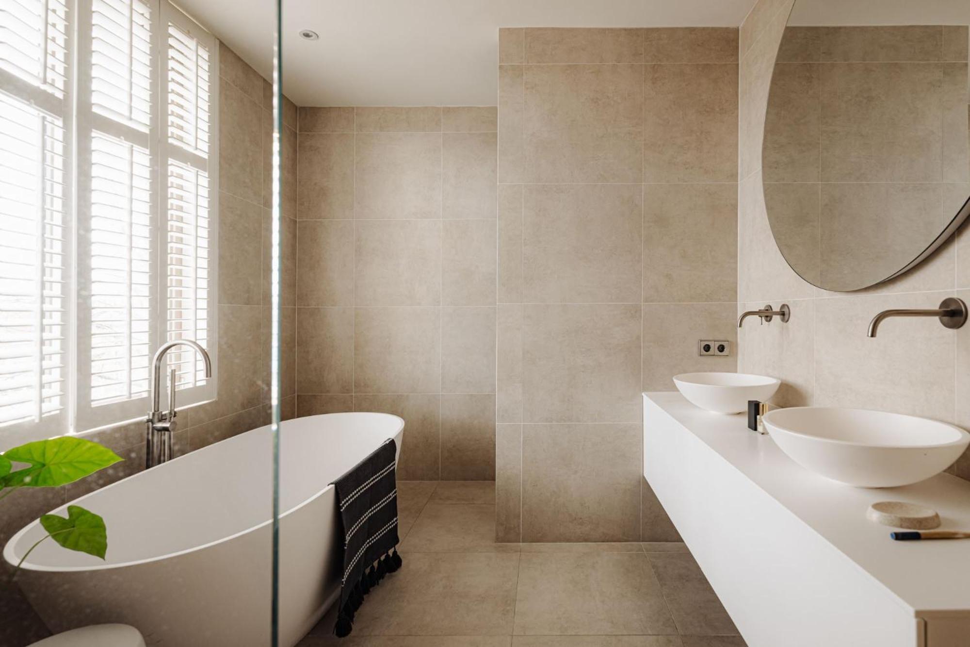 The Mannequin Residence- What'app - #0049-1551-0648-086 For Bookings! Appartement