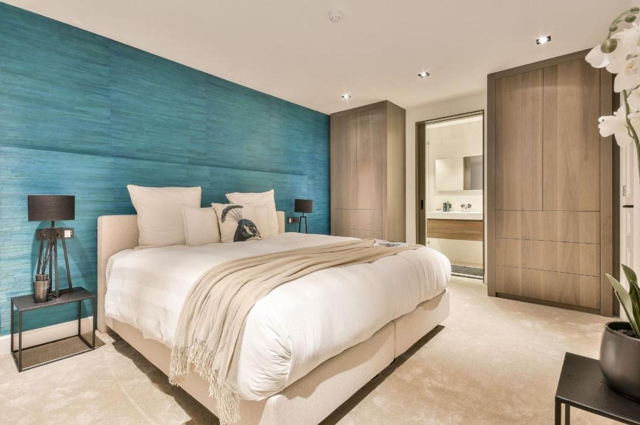 Elegant Oasis In The Heart Of Amsterdam