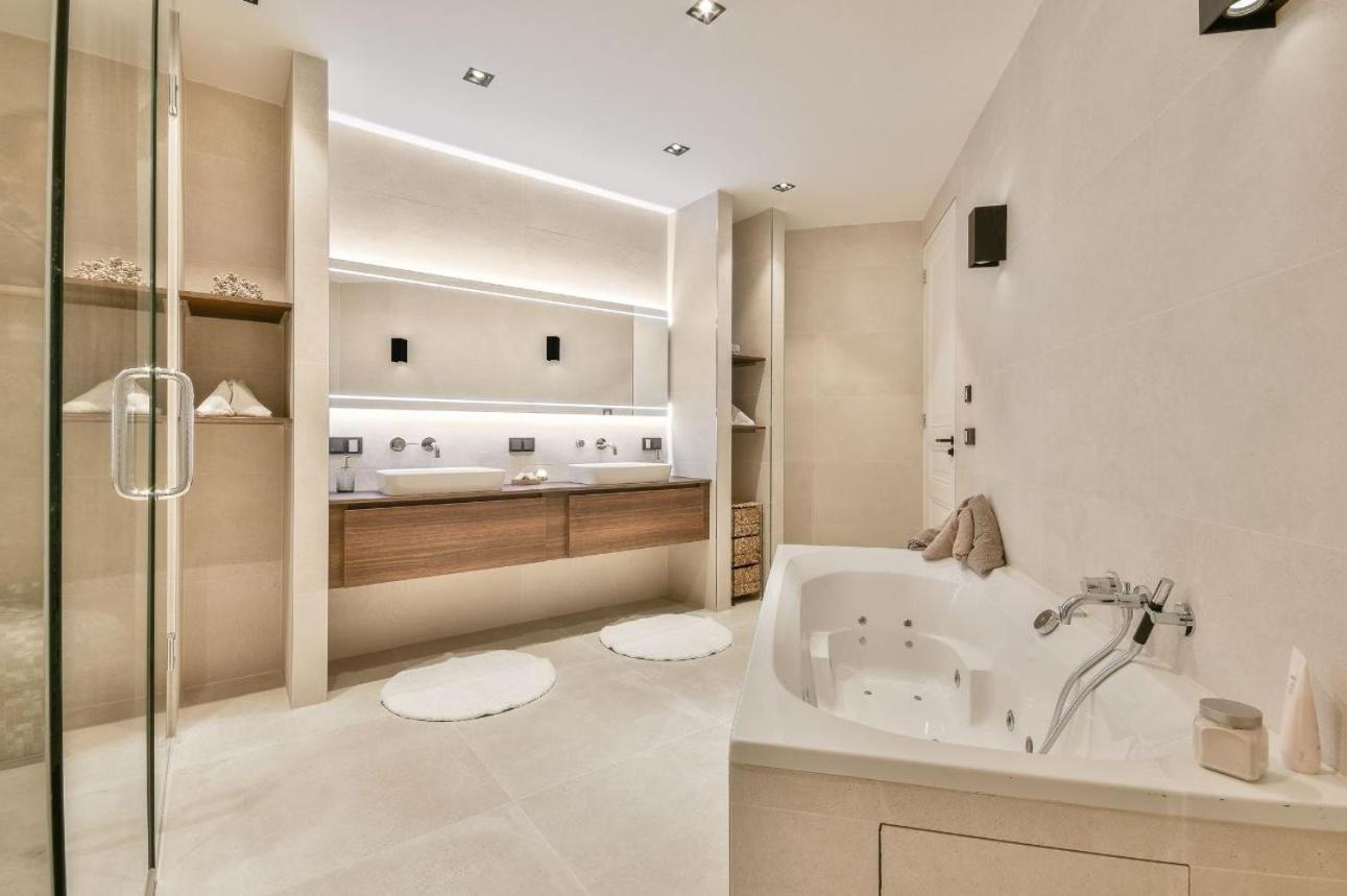 Appartement Elegant Oasis In The Heart Of *