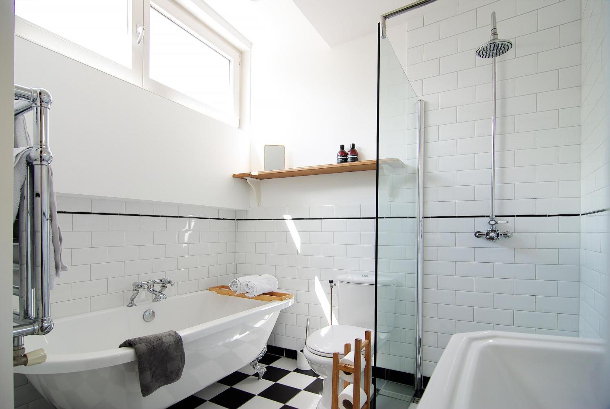 Tranquil Wooden House With Free Parking Privat bolig *