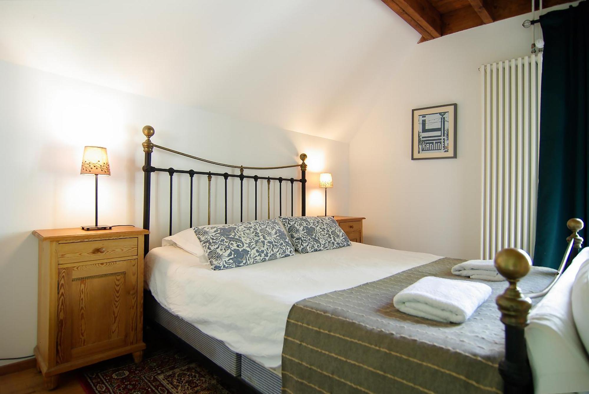 Tranquil Wooden House With Free Parking Amsterdam