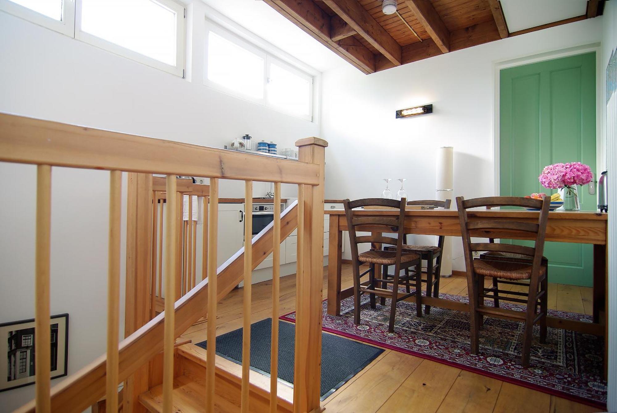 Tranquil Wooden House With Free Parking Privat bolig *