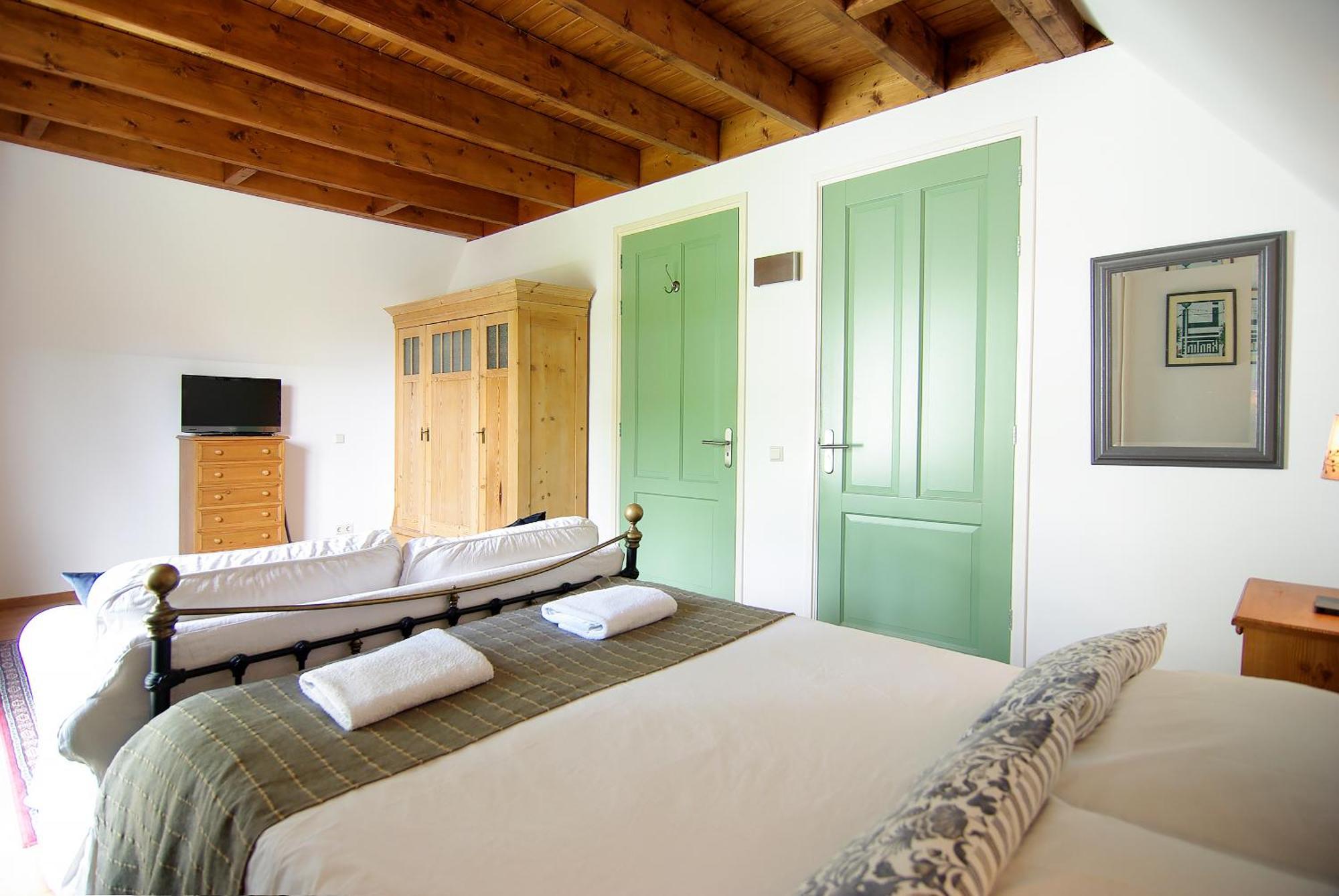 Tranquil Wooden House With Free Parking Privat bolig *