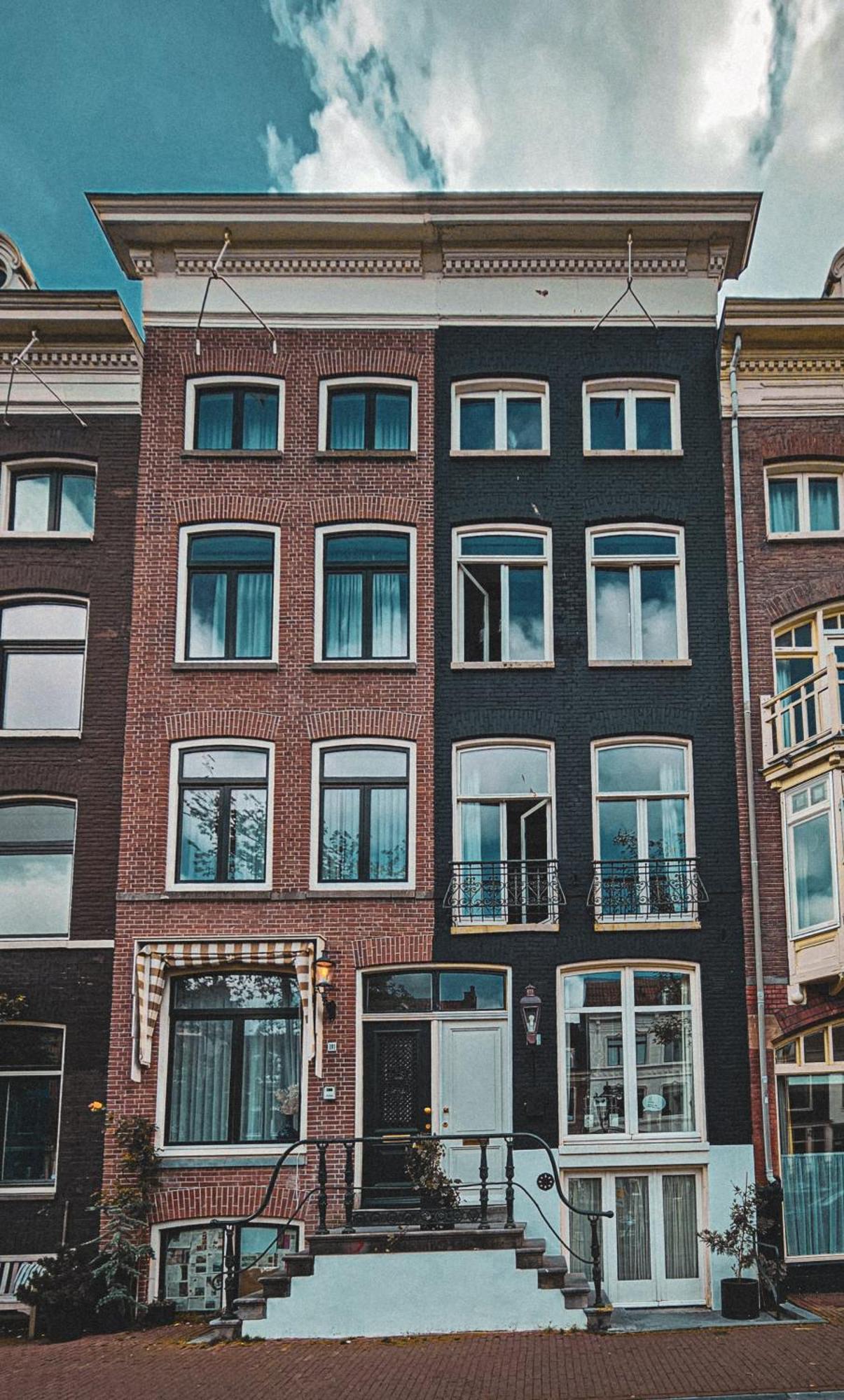 The Black Beauty Private With Canal View From 1799 Amsterdam