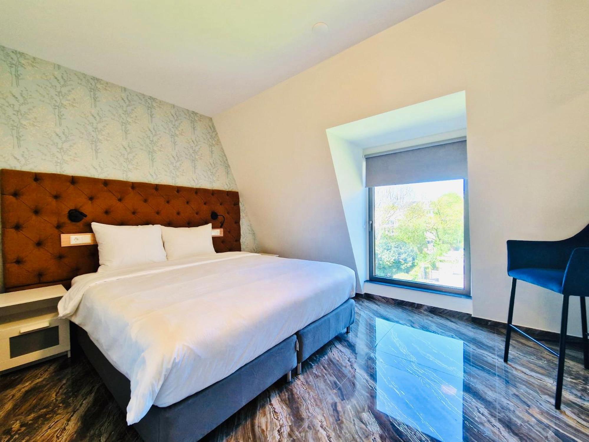 Chasse Residency