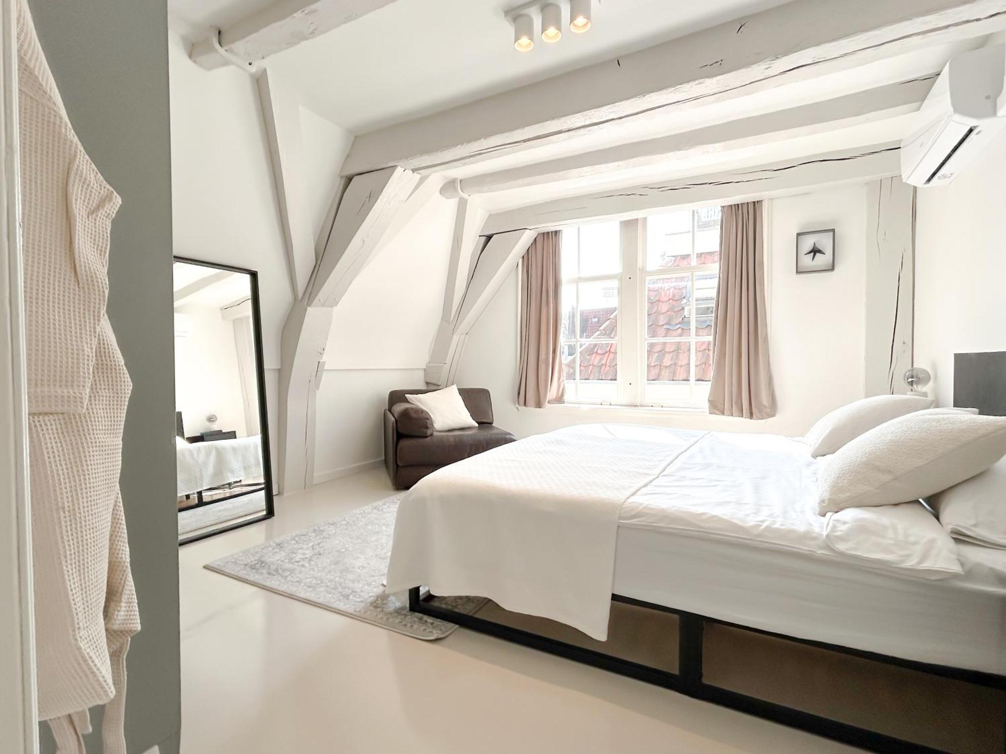 Wijnkopershuis Hendricksz * Amsterdam