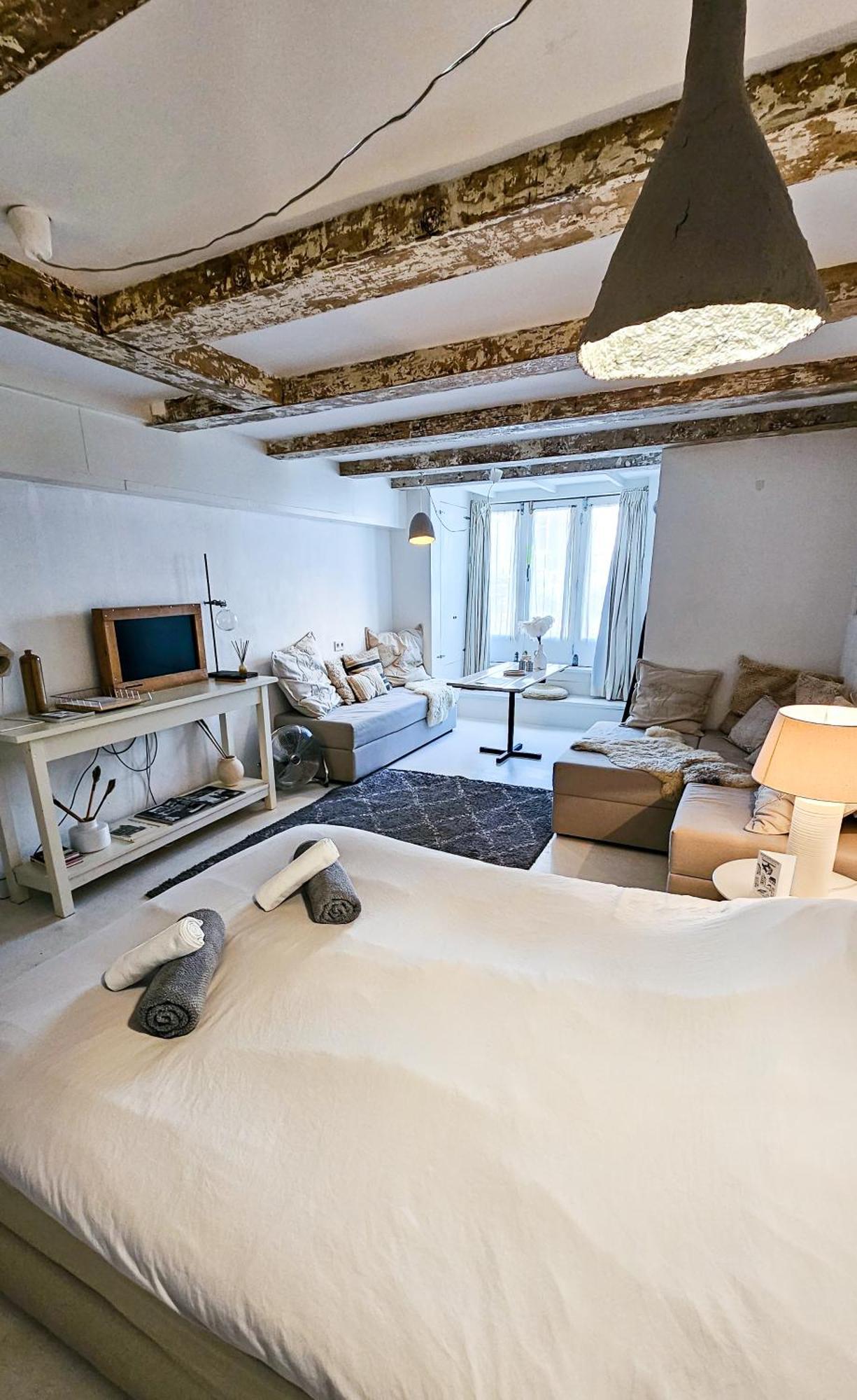 Couette-café The White Wilde - In A Historic Canalhouse From 1799
