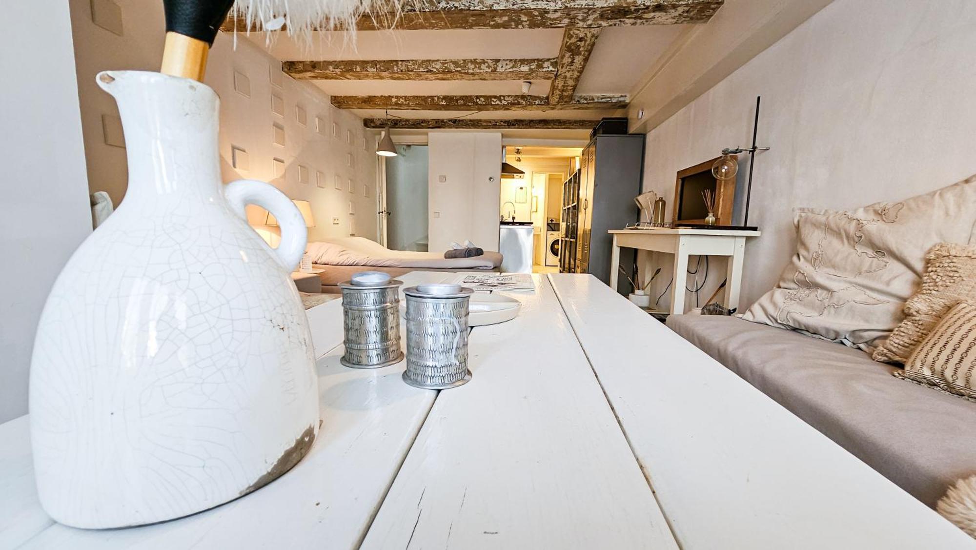 Couette-café The White Wilde - In A Historic Canalhouse From 1799 Amsterdam