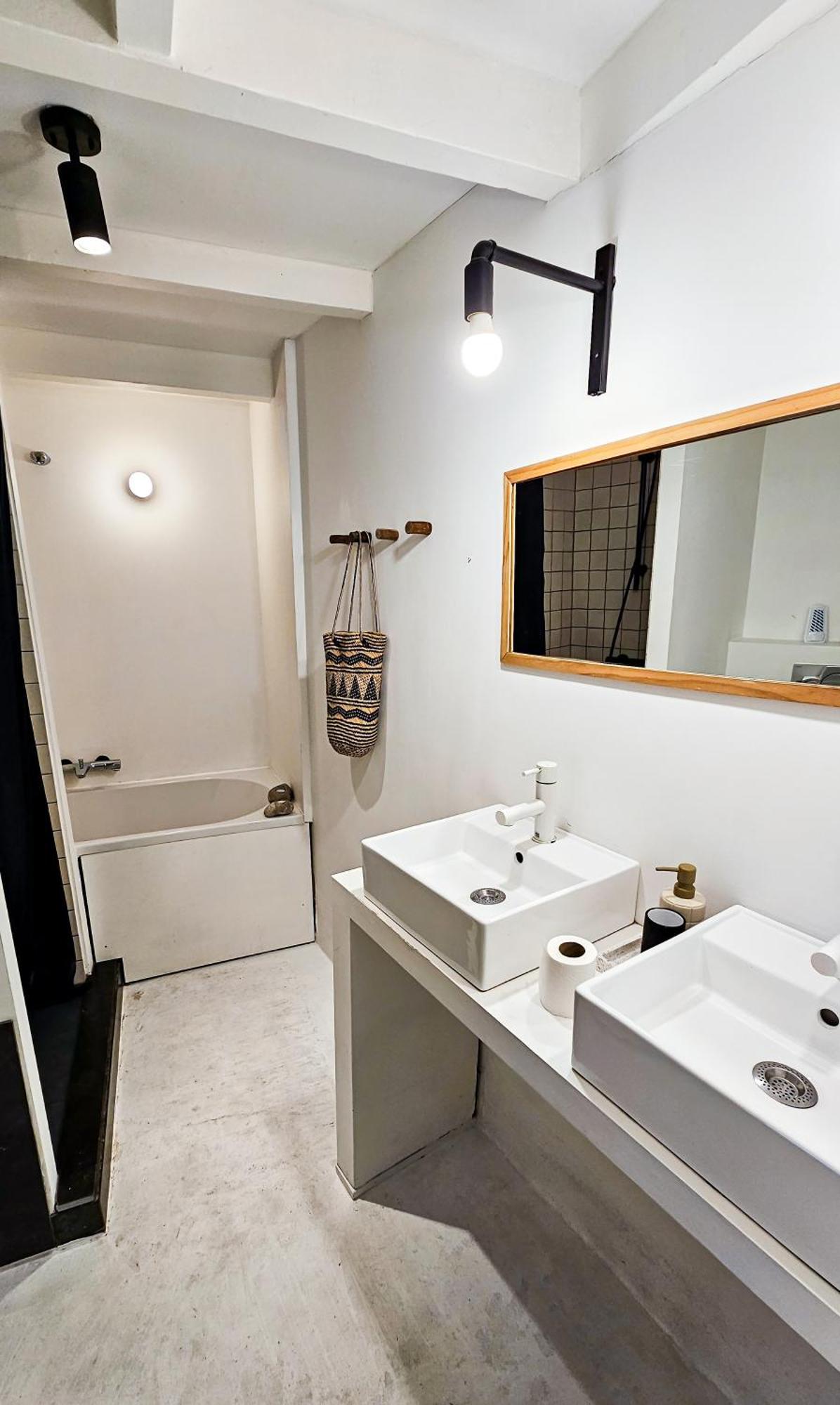 The White Wilde - In A Historic Canalhouse From 1799 Amsterdam