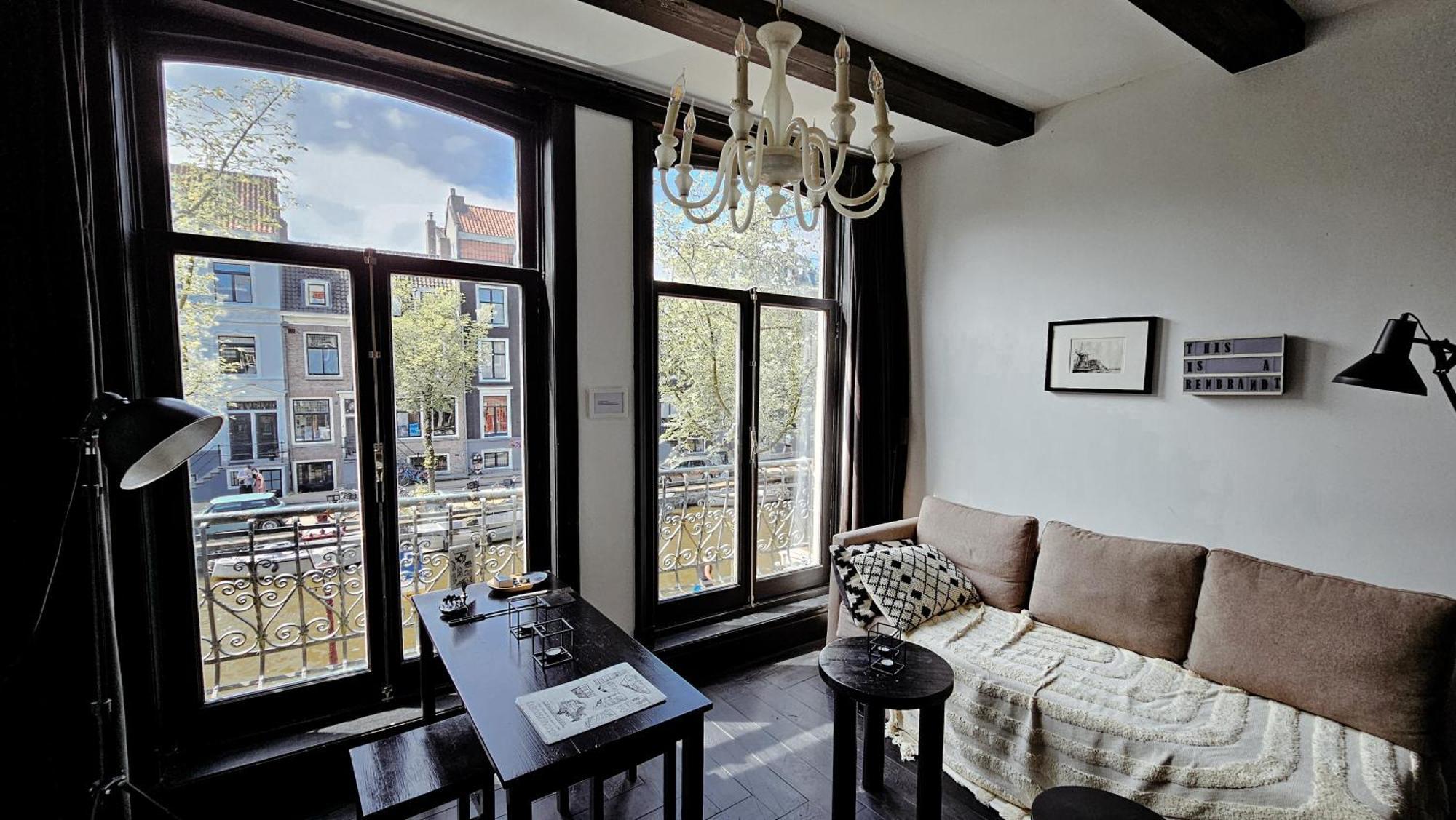 The Black Beauty Private With Canal View From 1799 2* Amsterdam