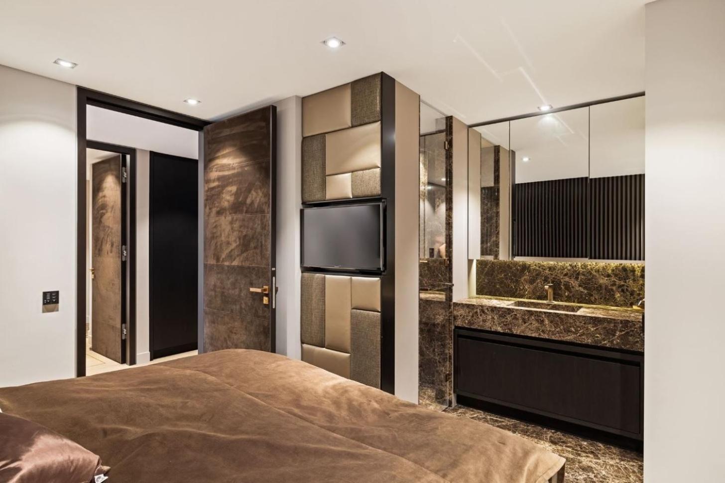 Elegant In The Heart Of