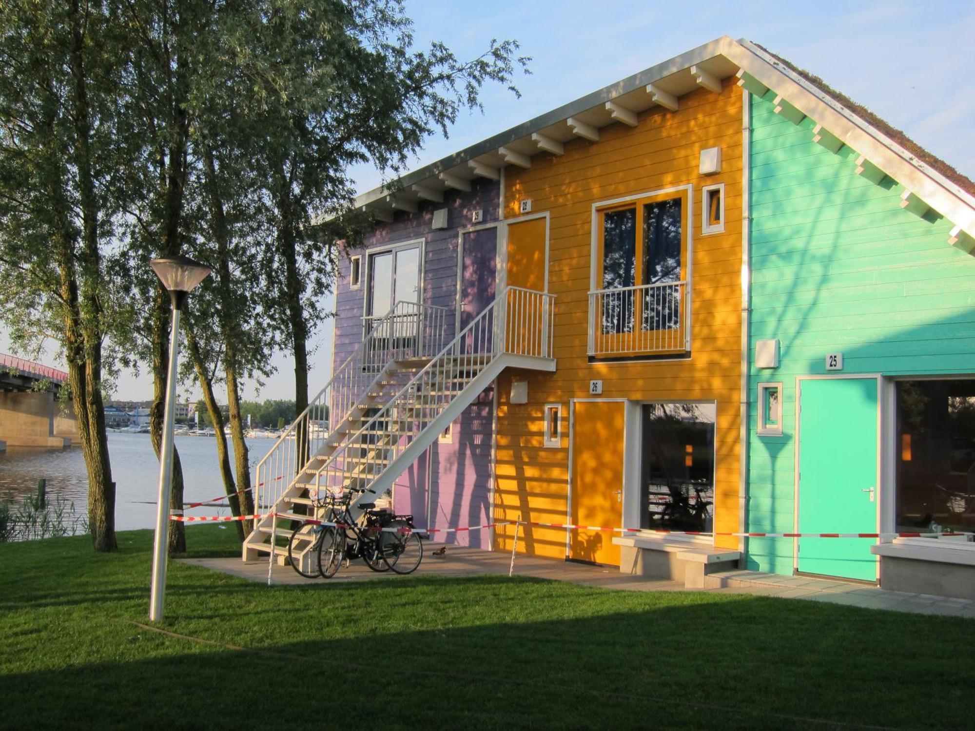 Camping Zeeburg 3*