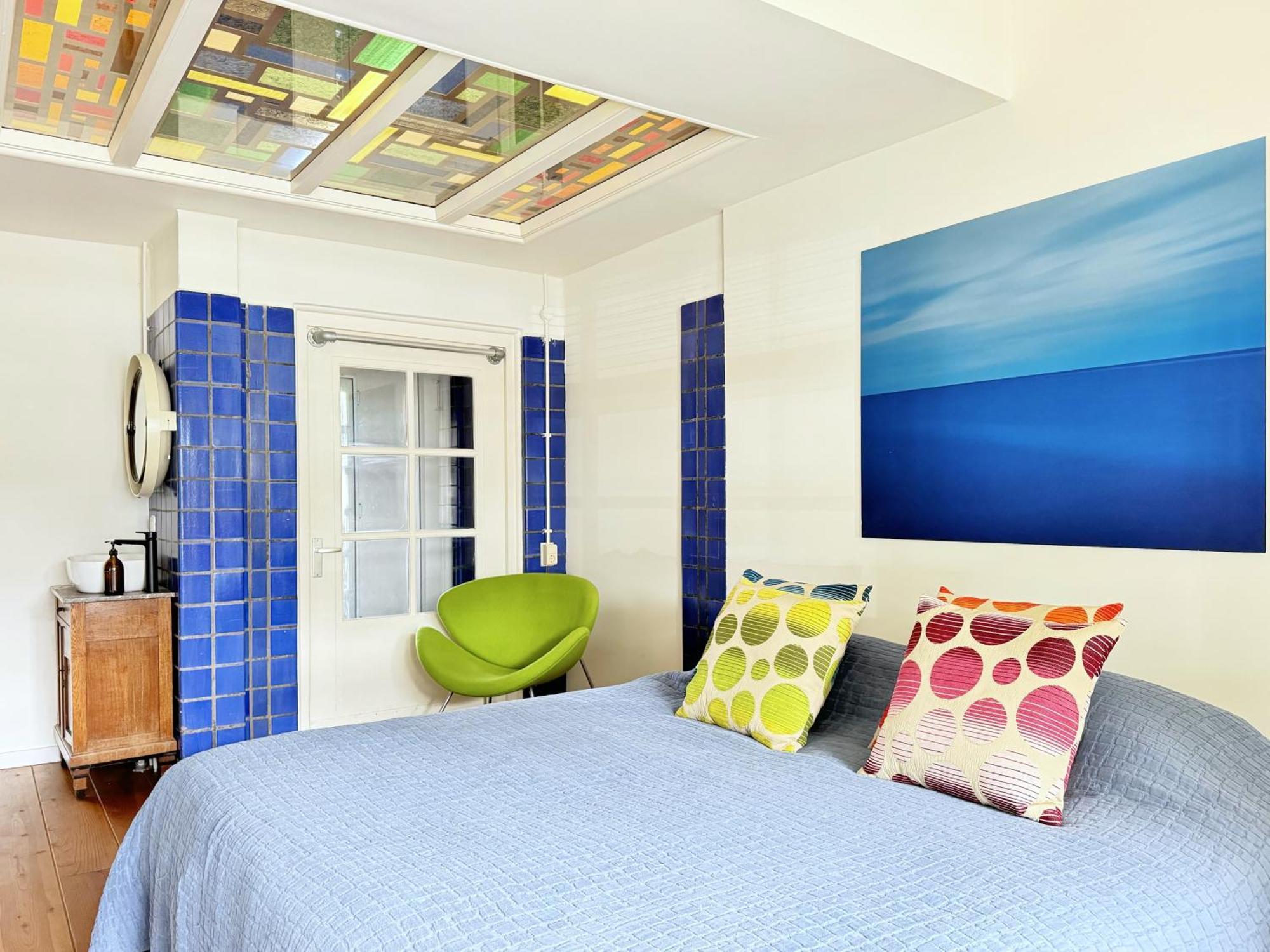 In Former Bathhouse. Free Parking Appartement *