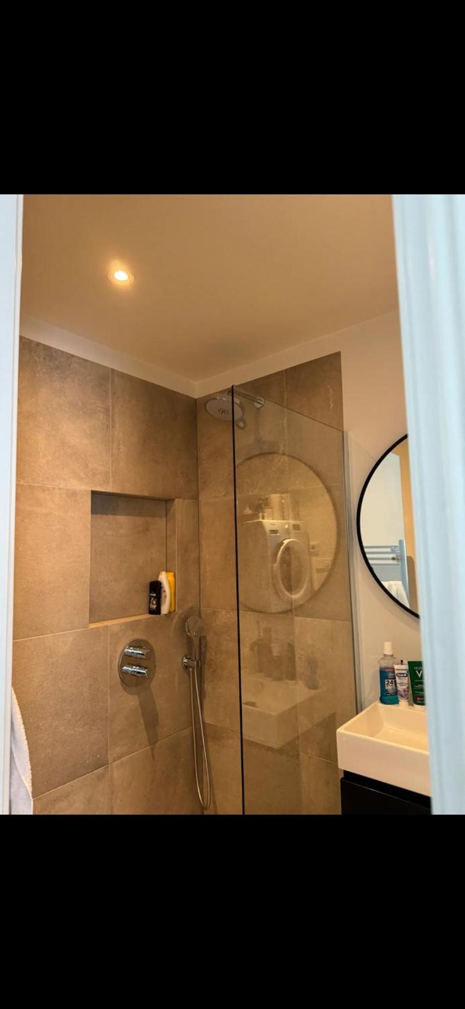 Fully Renovated Two Bedroom In The Centre Of