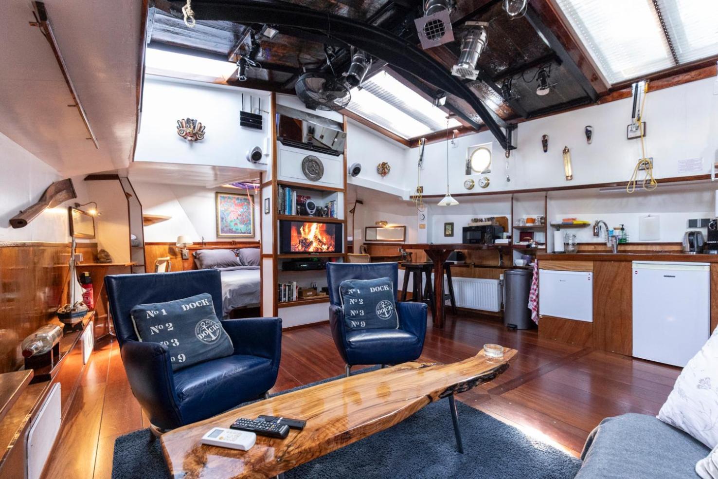 Anna Houseboat Bateau-hôtel
