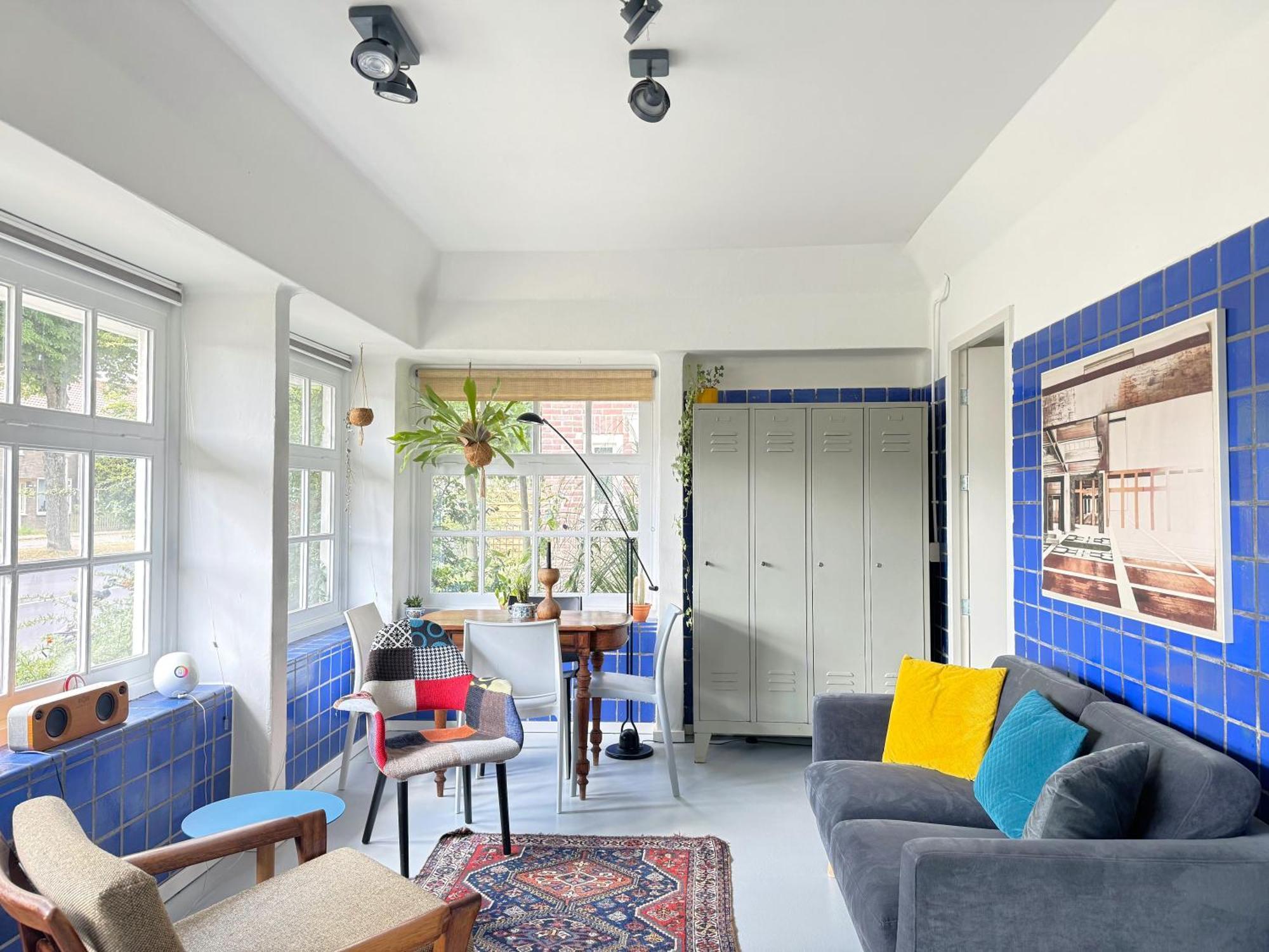 In Former Bathhouse. Free Parking Appartement *