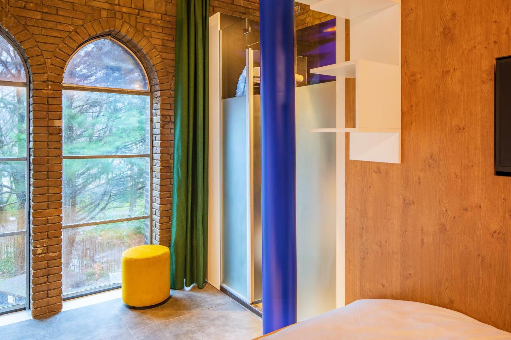 Bunk Hostel *