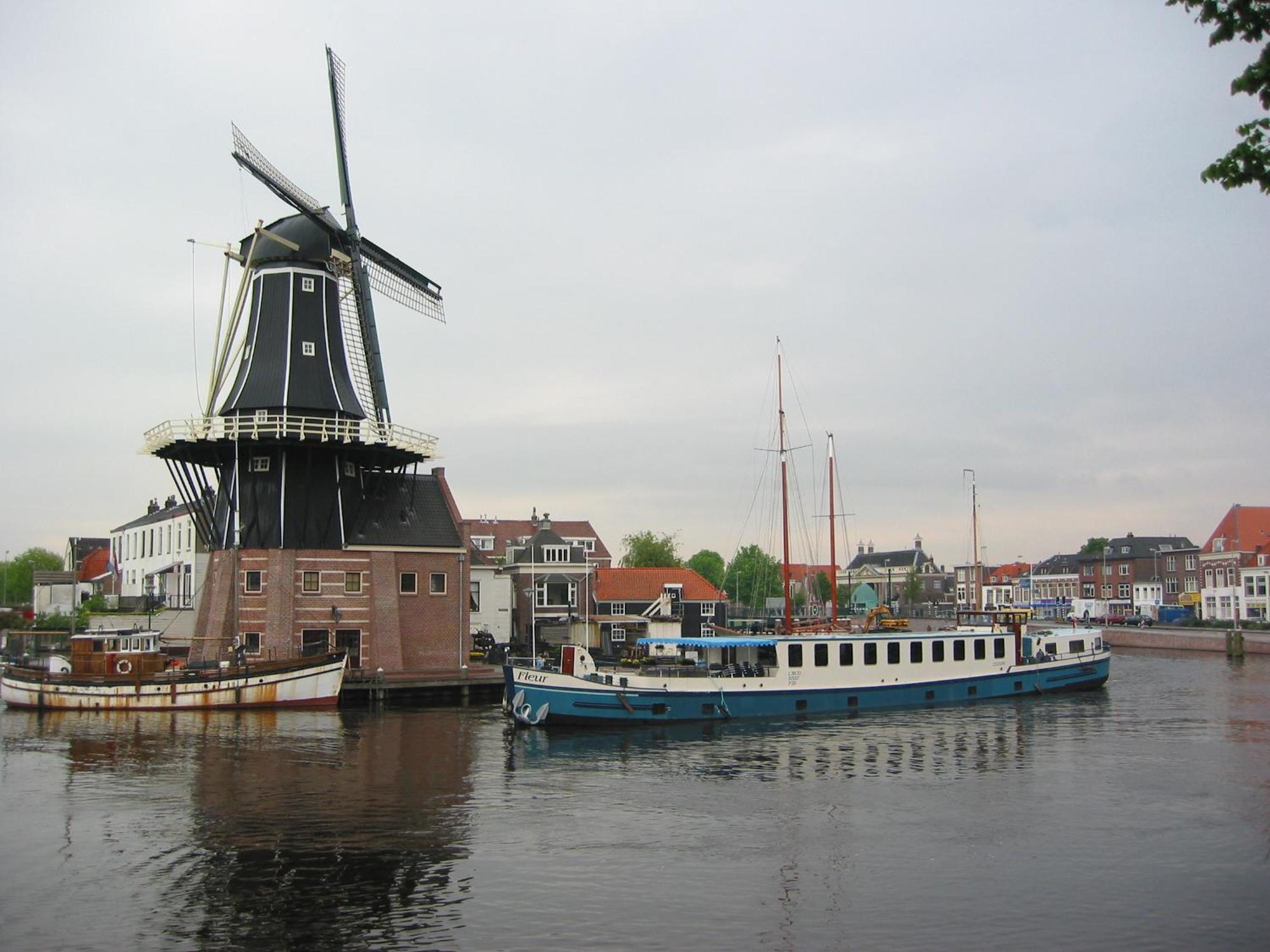 Hotelboat Fleur Hotel 2*