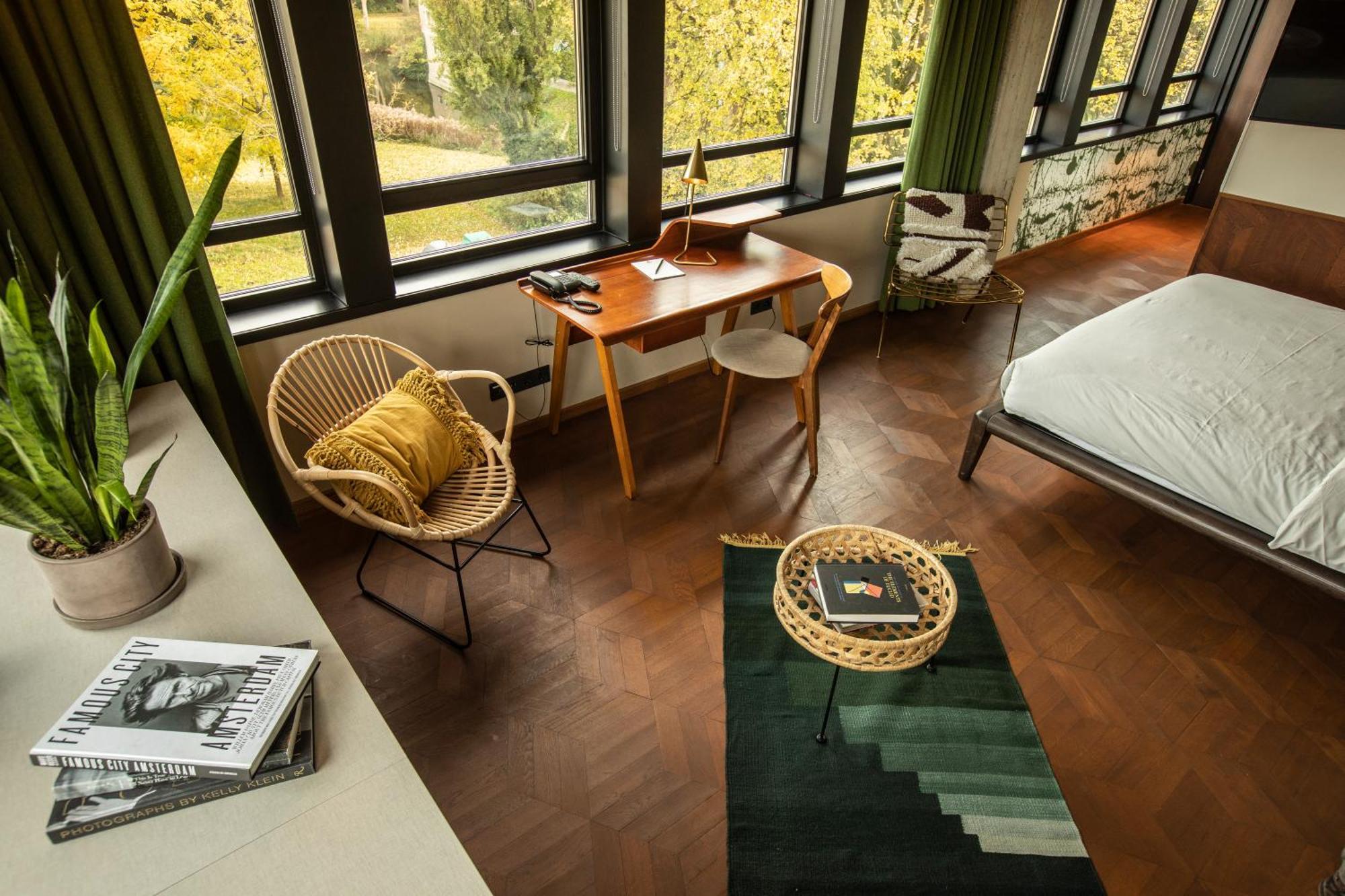 V Fizeaustraat Hotel 4*