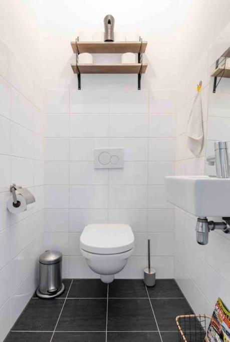 Appartement Large And Spacious 4-Bedroom Apartment With Roofterras