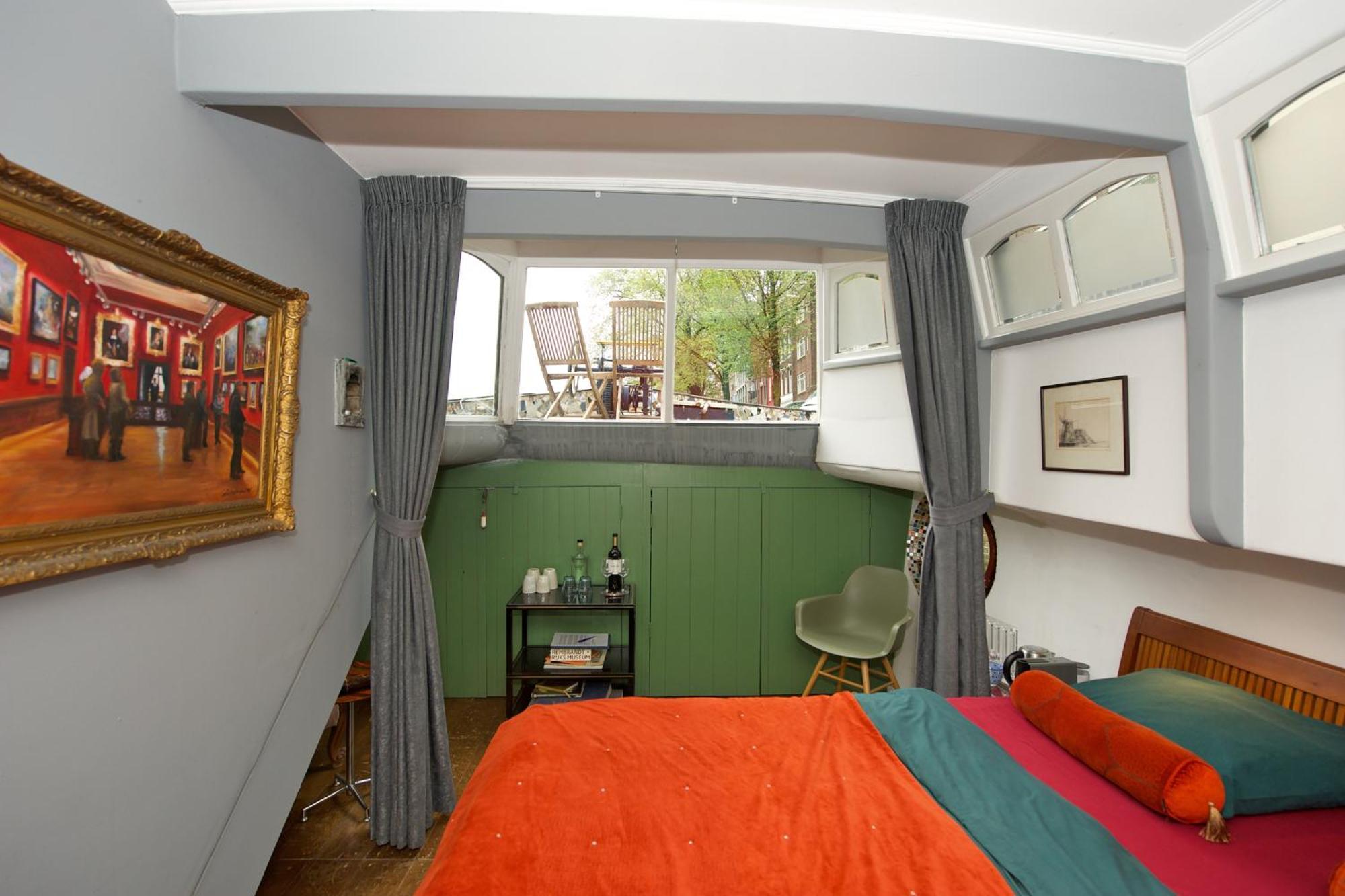 Center - Houseboat By Captain Ricard Bed and breakfast Ámsterdam