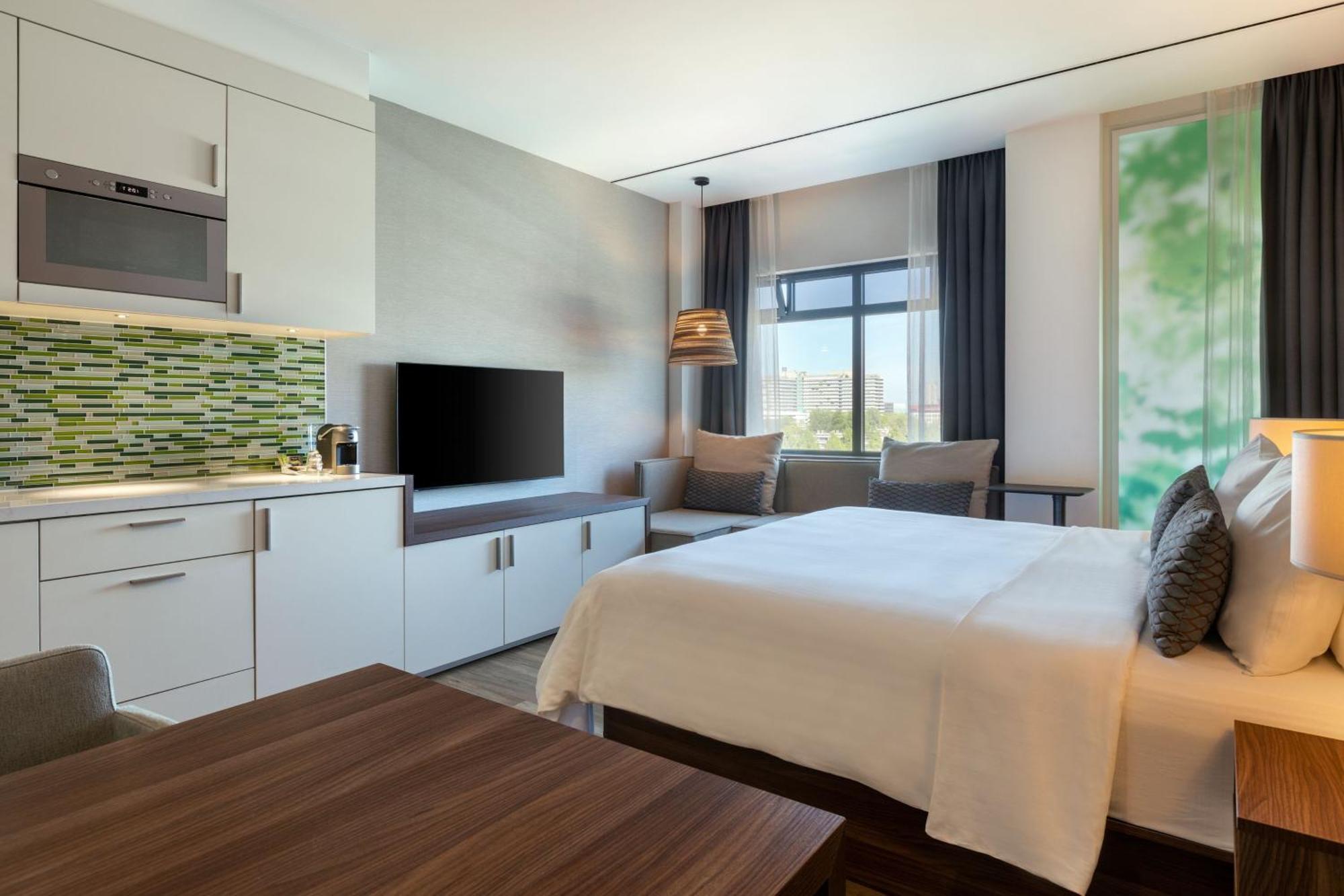 Element Hotel 4*