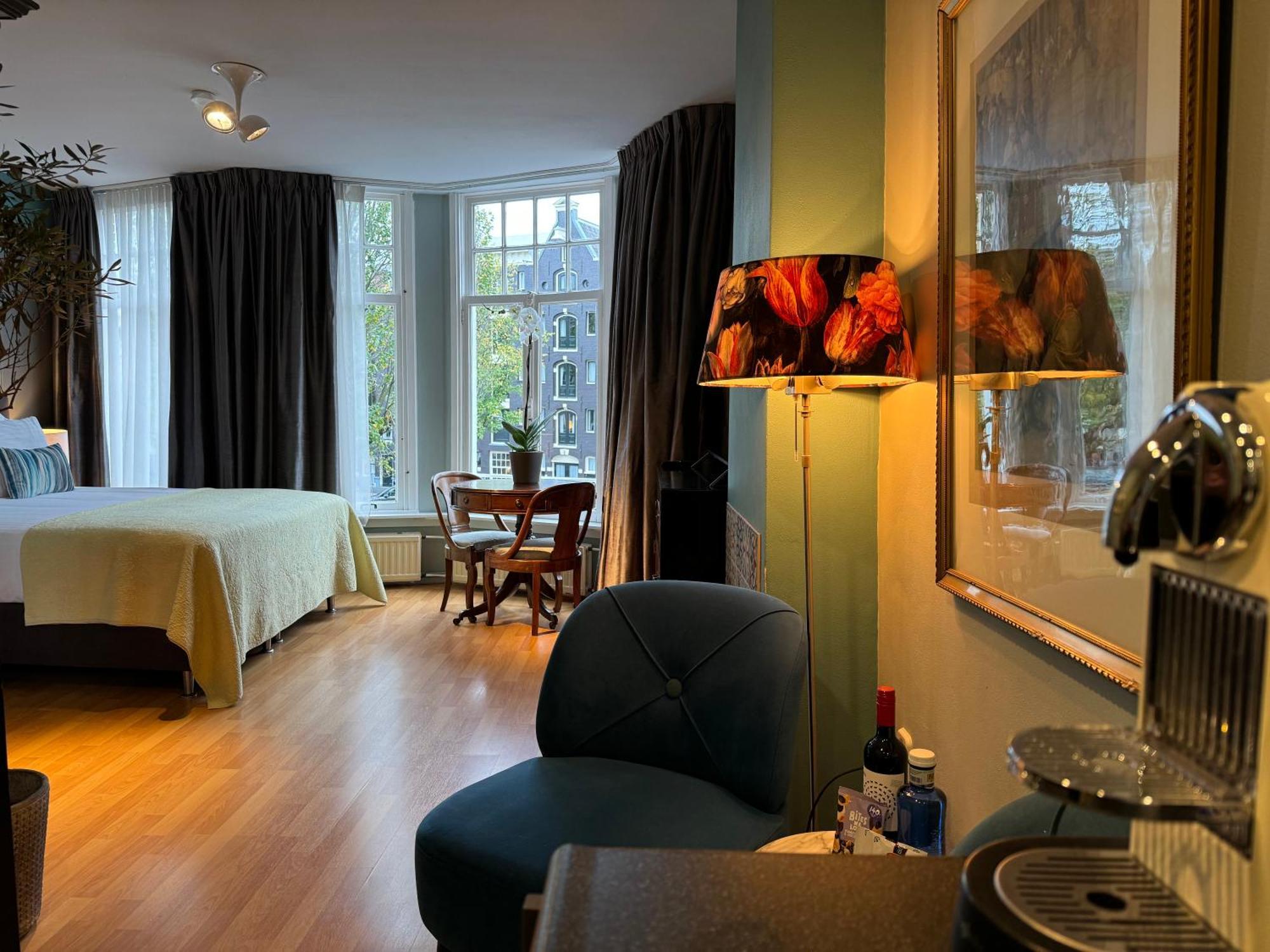 Decor Canal House
