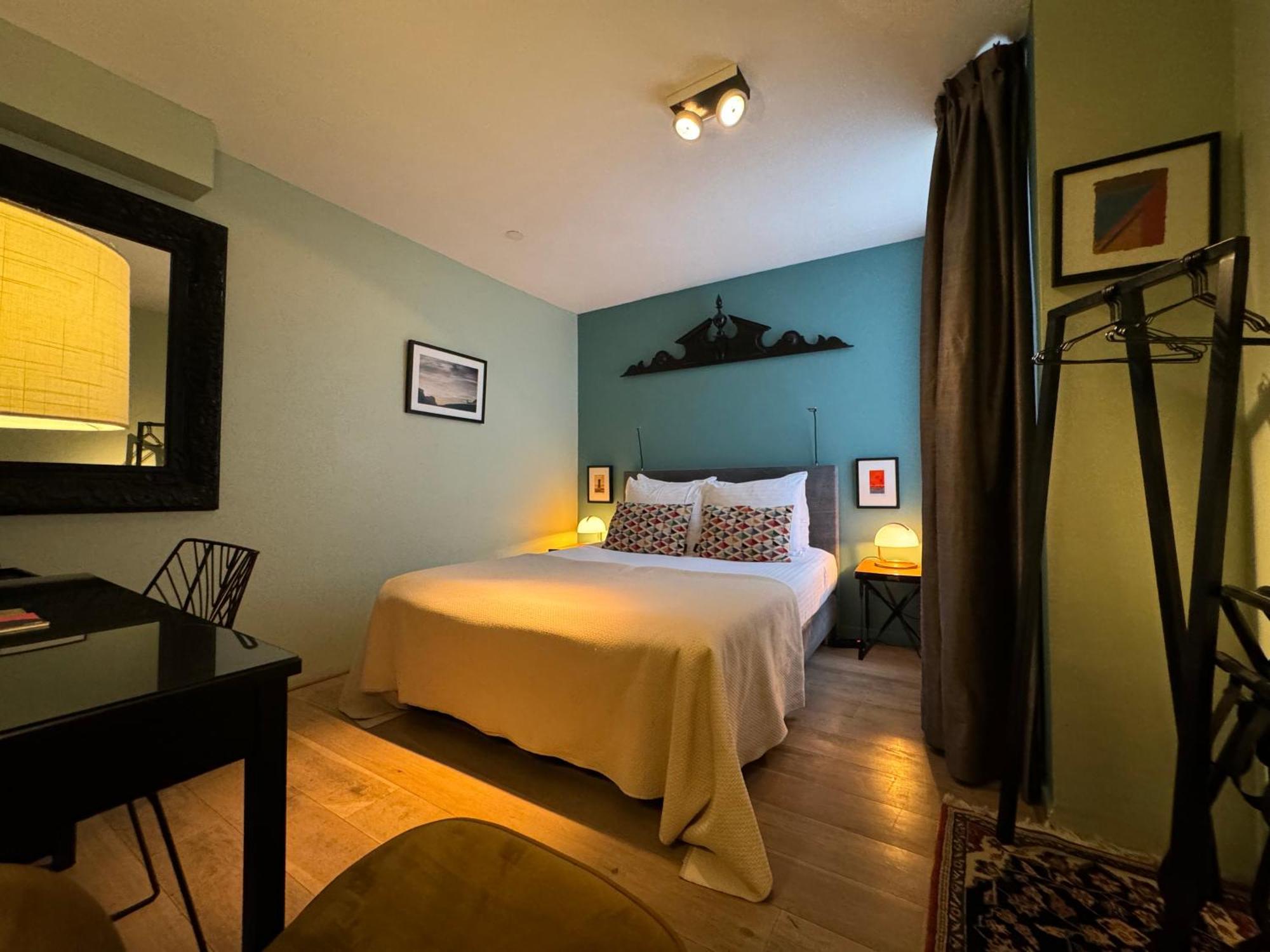 Decor Canal House