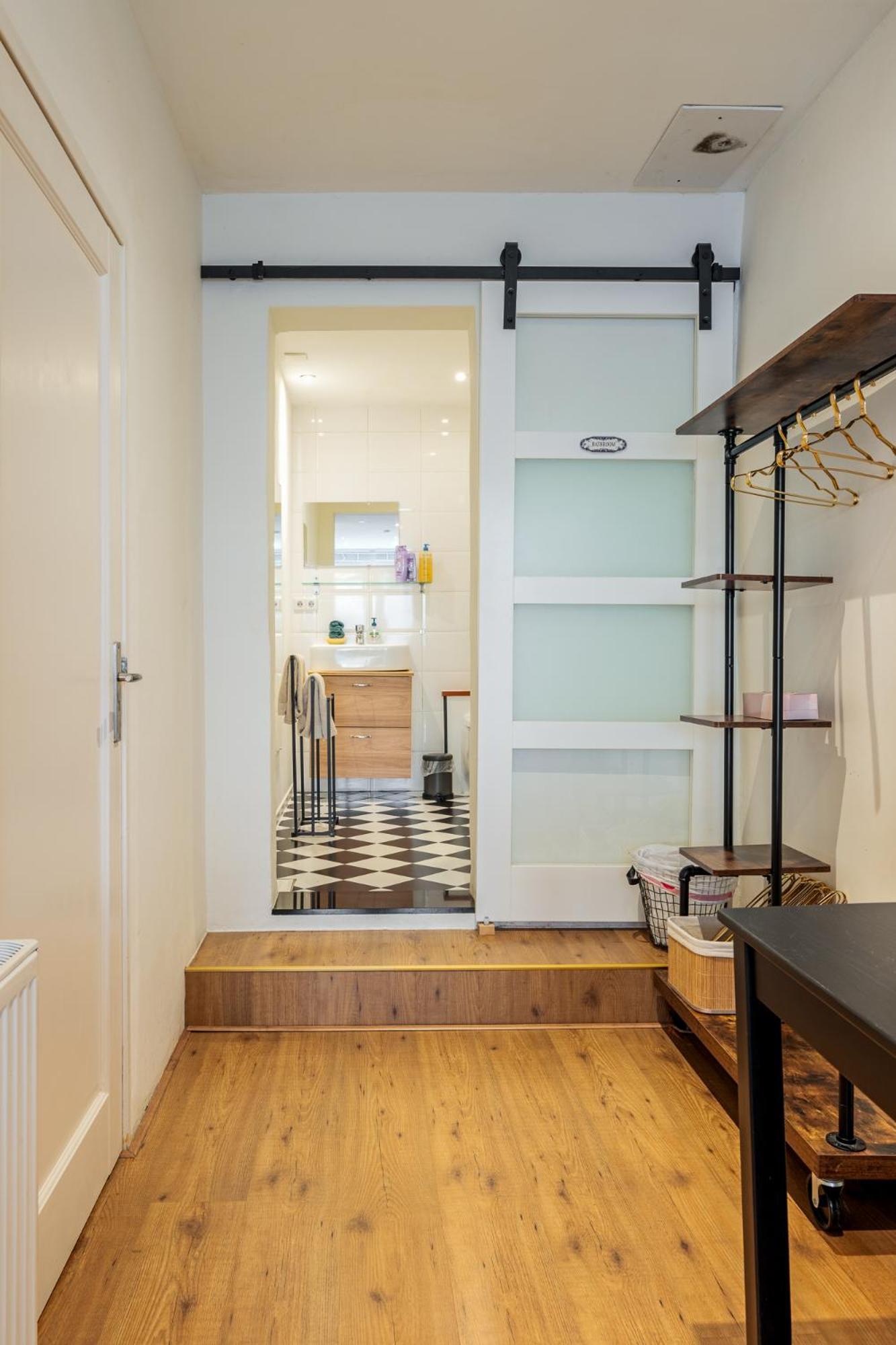 With Private Bathroom Near Vondelpark Bed & Breakfast