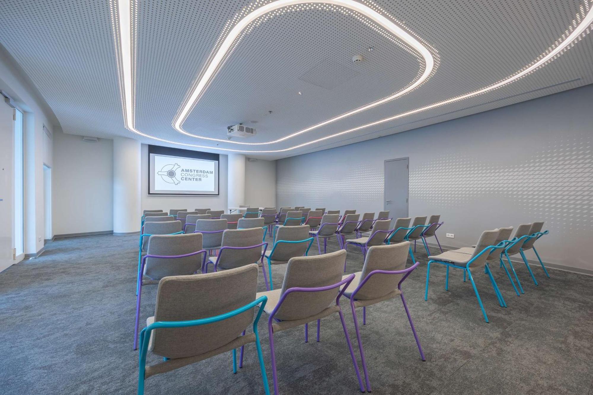 Hotel Park By Radisson City West 4*