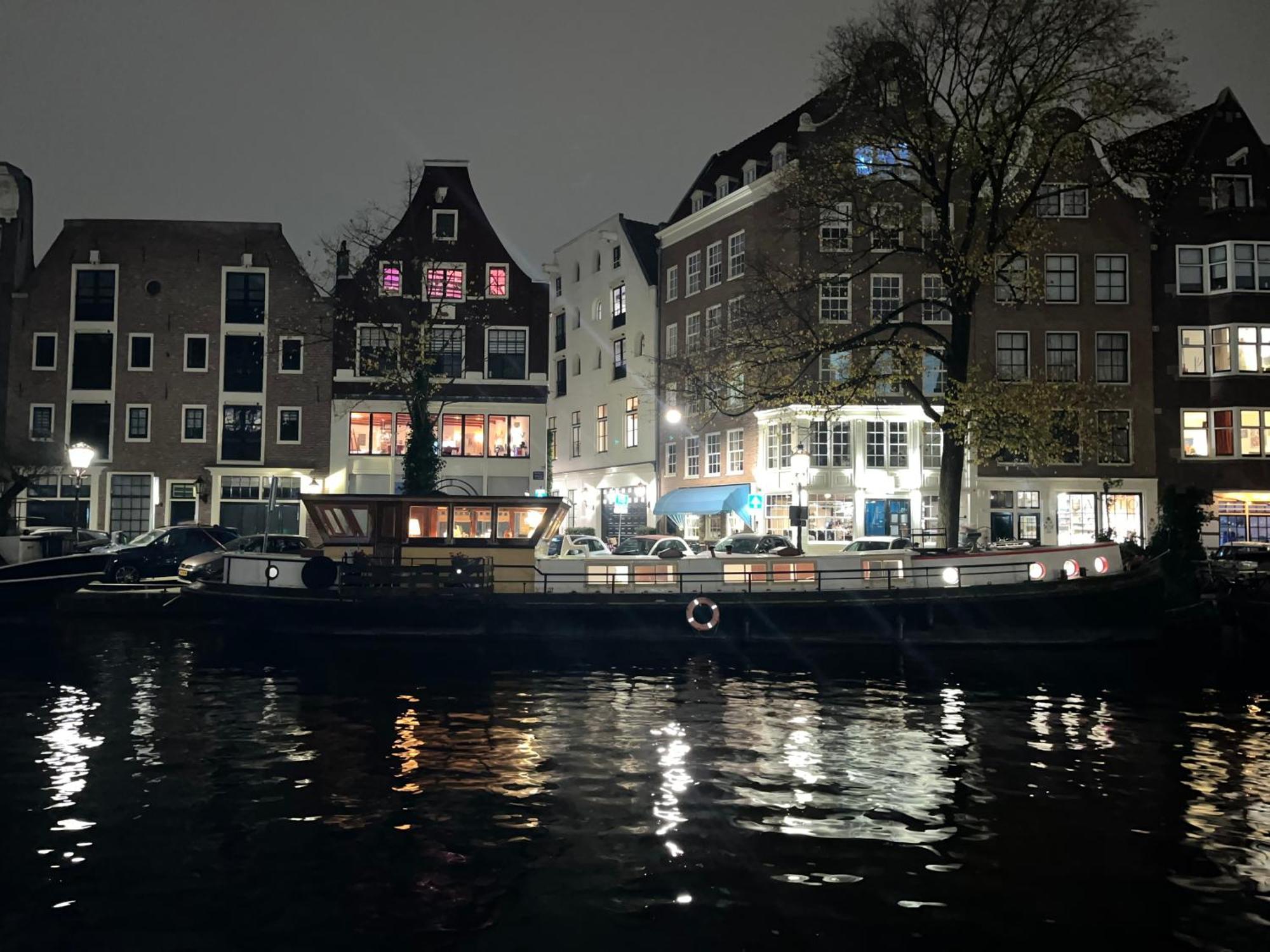Woonboot Josja *
