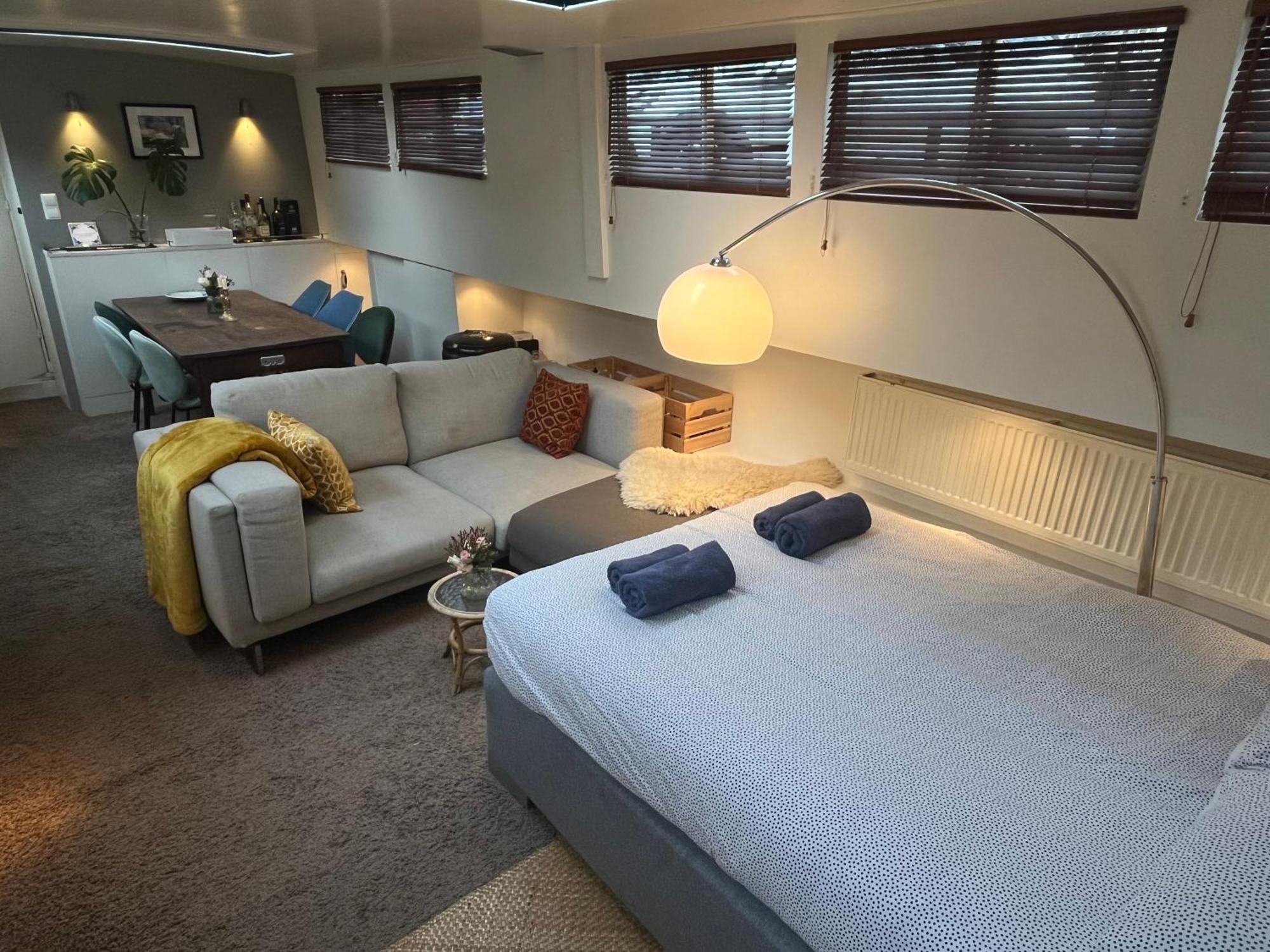 Séjour chez l'habitant Woonboot Josja