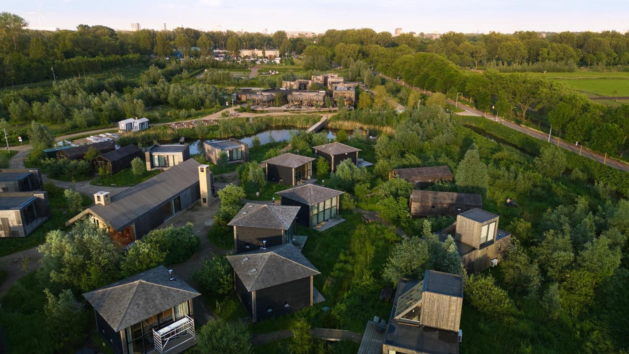 Basecamp 4* Amsterdam