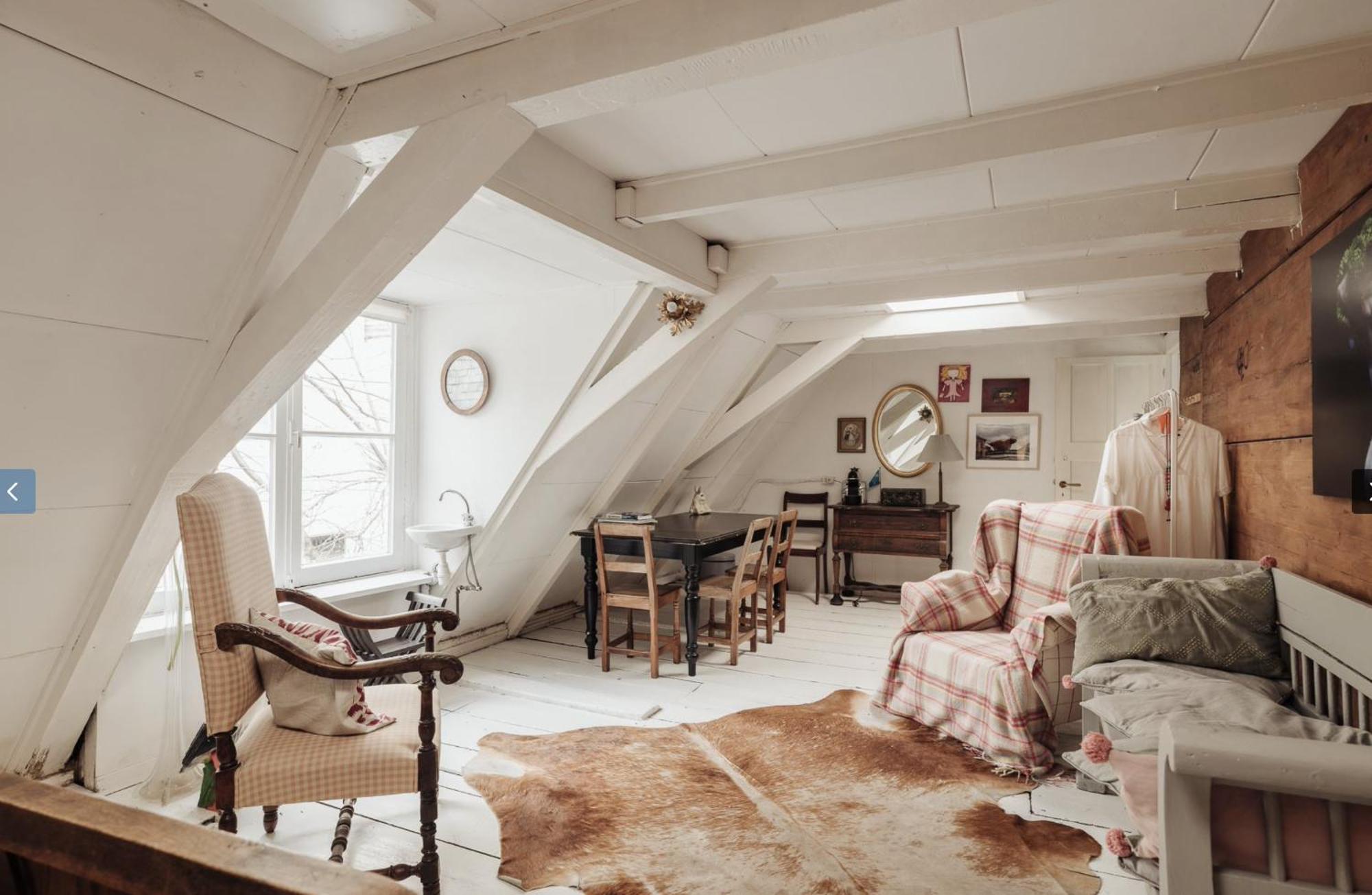 Couette-café 2 For 4 Pax In Monument Of 3rd Floor Amsterdam