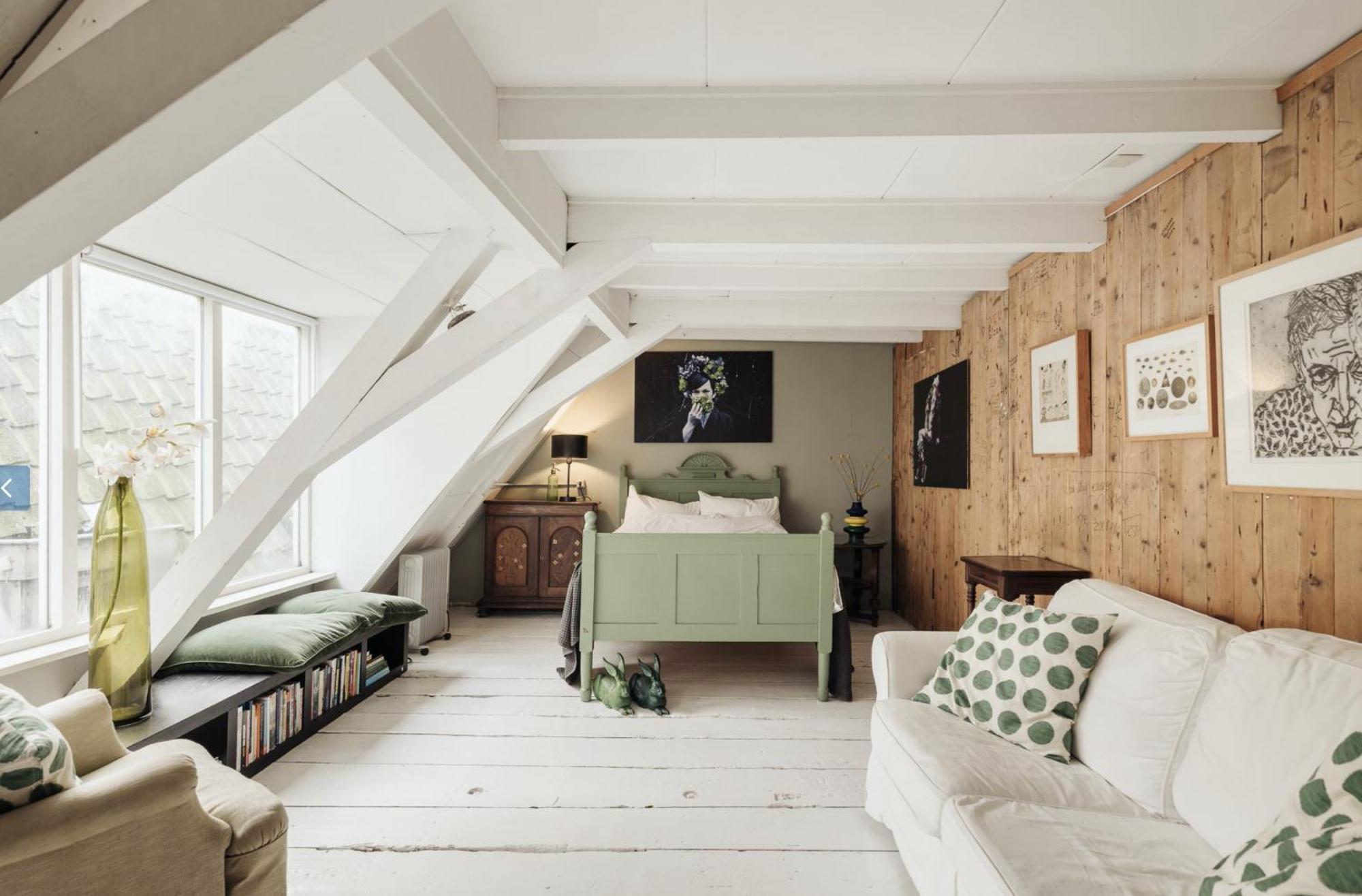 2 For 4 Pax In Monument Of 3rd Floor Amsterdam