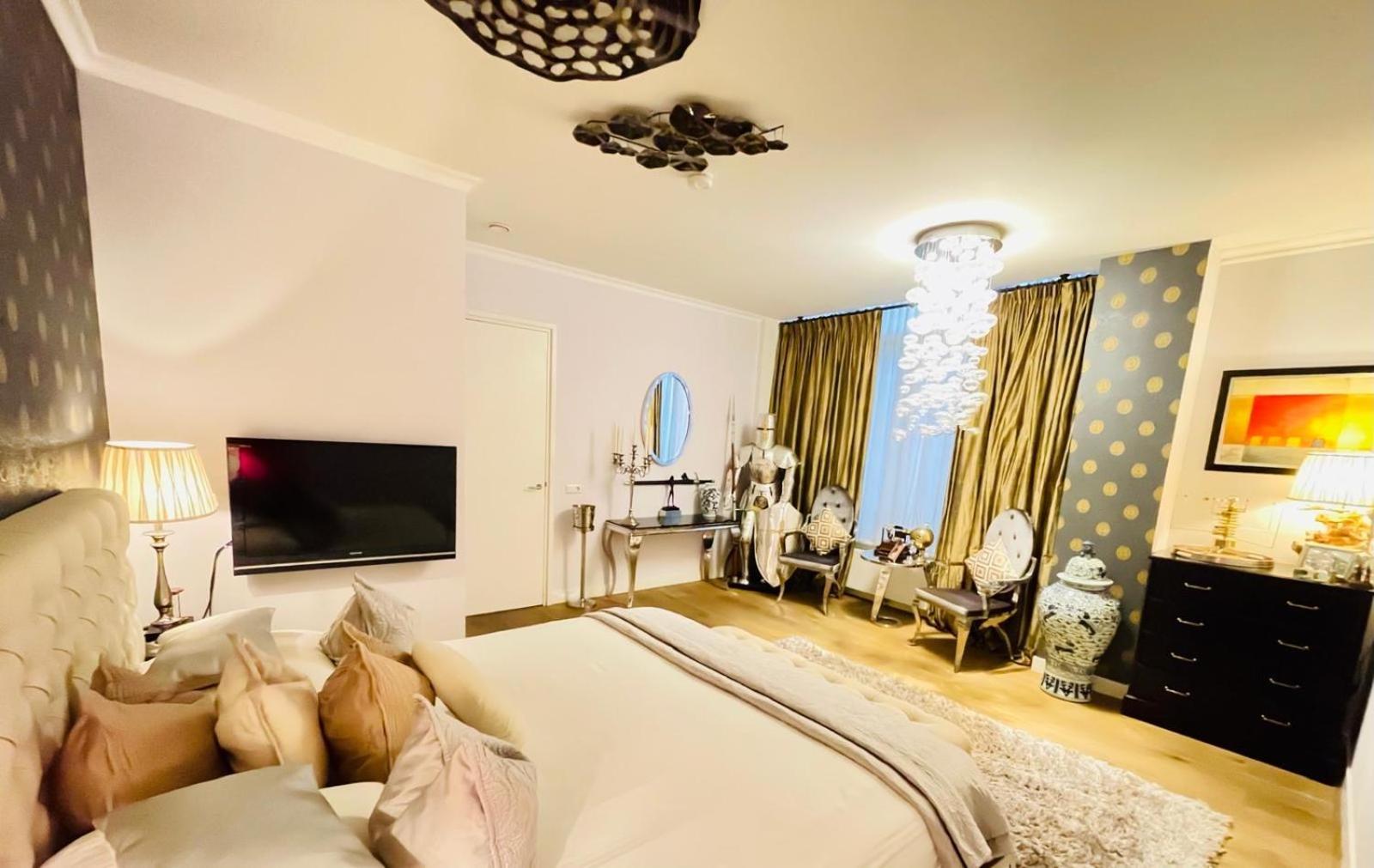Appartement Luxury Center With Canal View 1 Kingsize Bed And 1 Sleeping Sofa Amsterdam