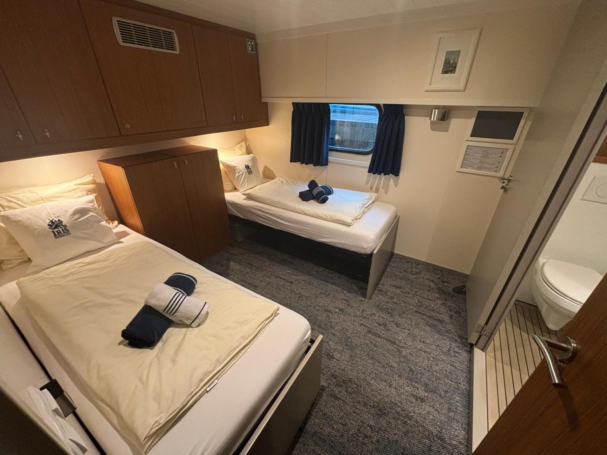Hotelboat Iris * Ámsterdam