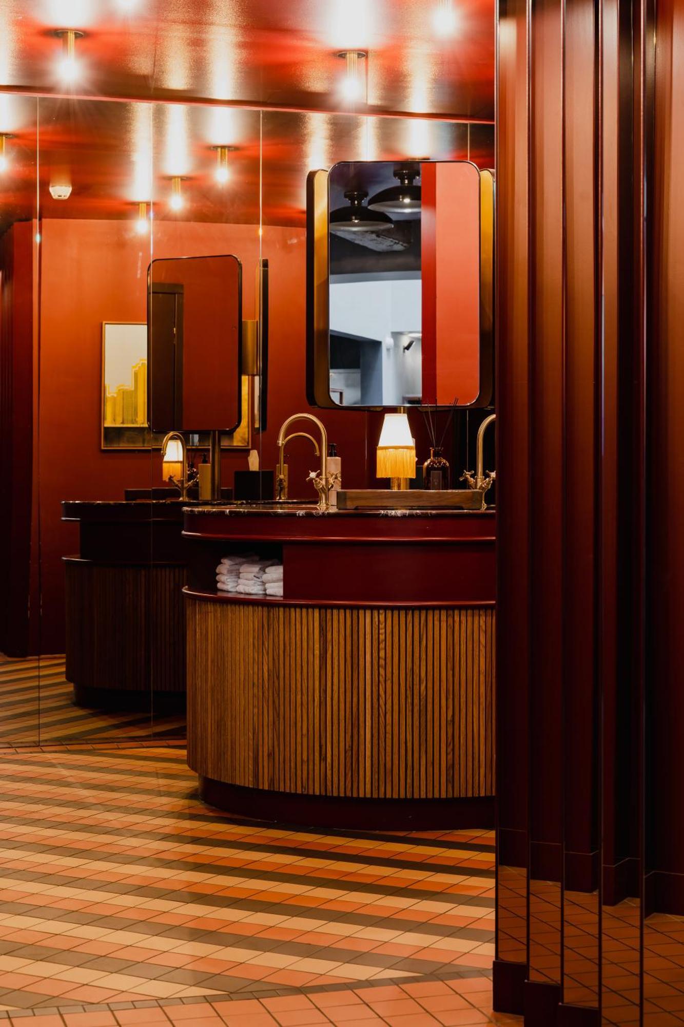 Mai Hotel 4*