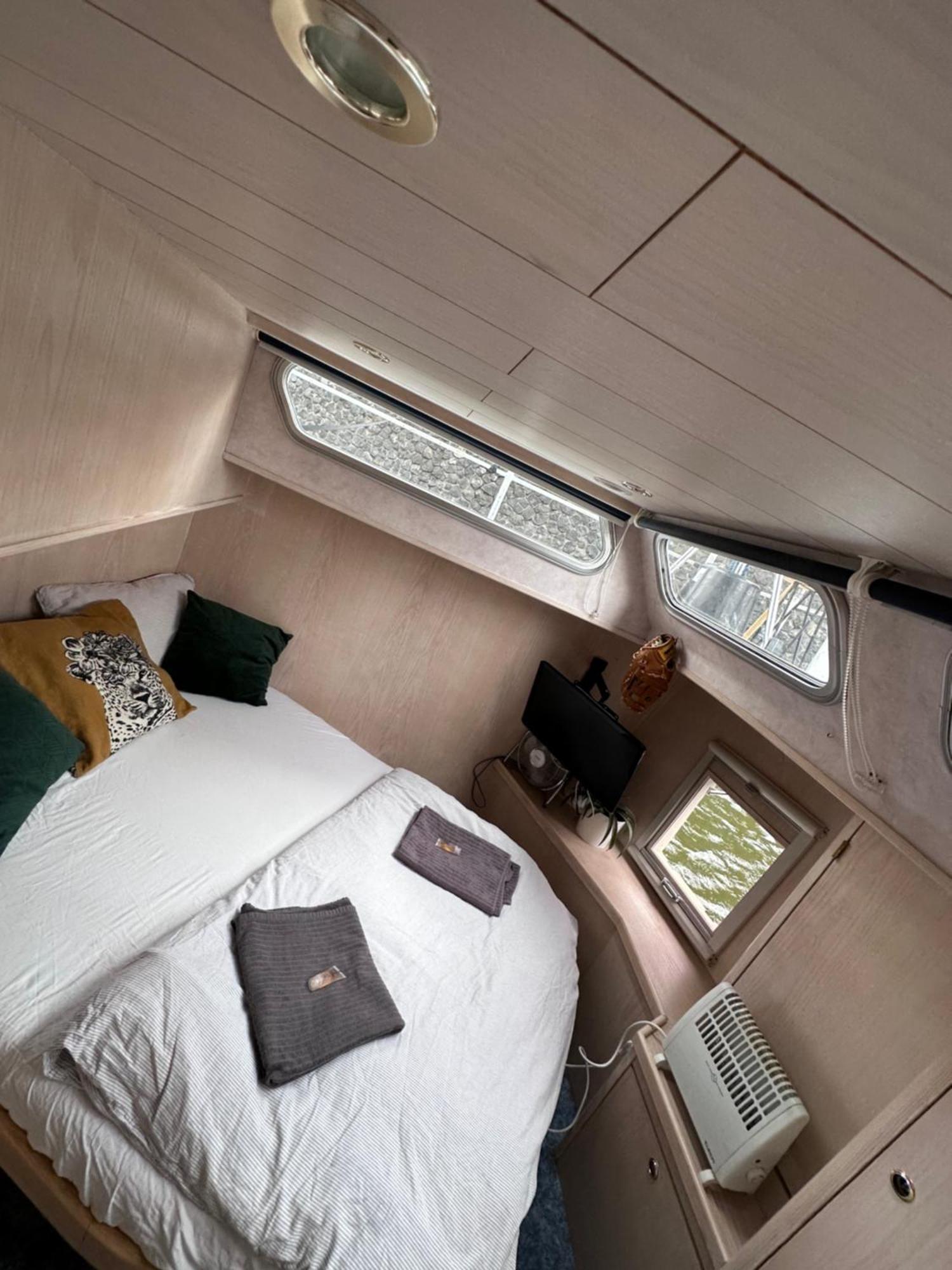 Bateau-hôtel Luxury Houseboat