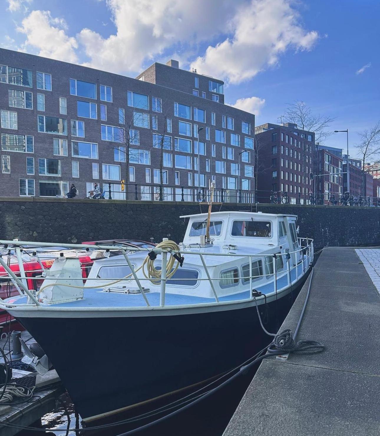 Bateau-hôtel Luxury Houseboat