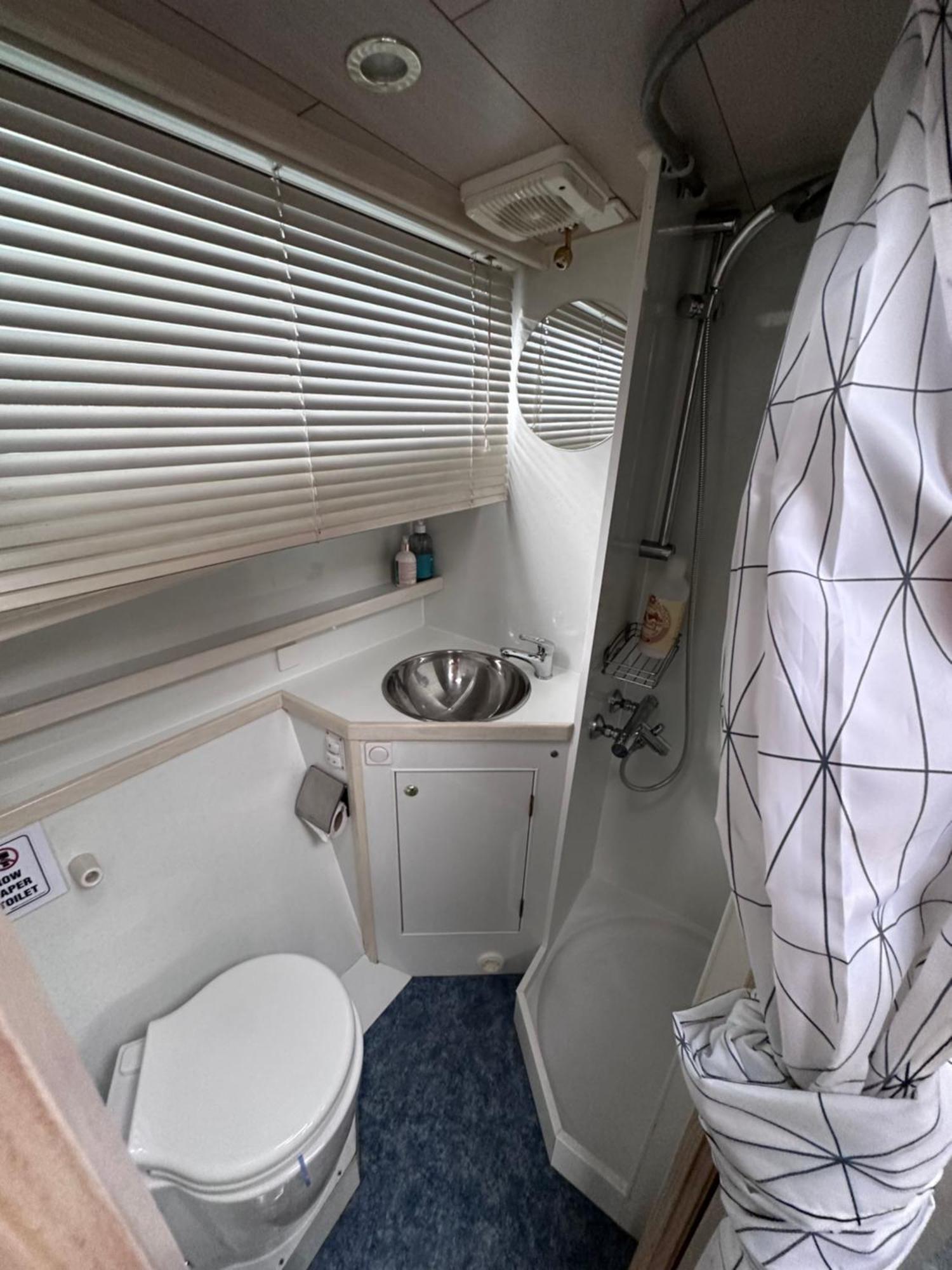 Luxury Houseboat Botel Amsterdam
