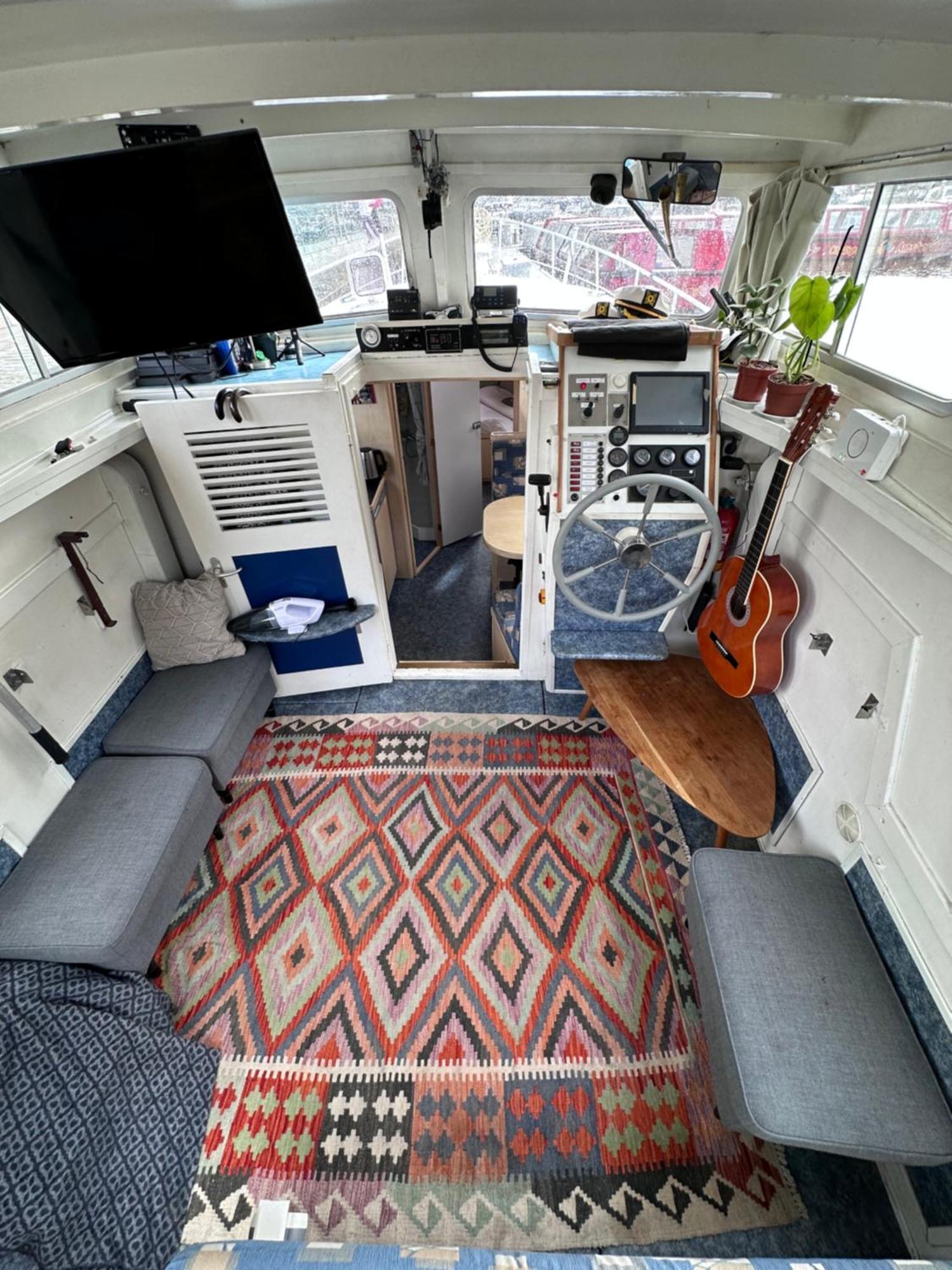 Bateau-hôtel Luxury Houseboat