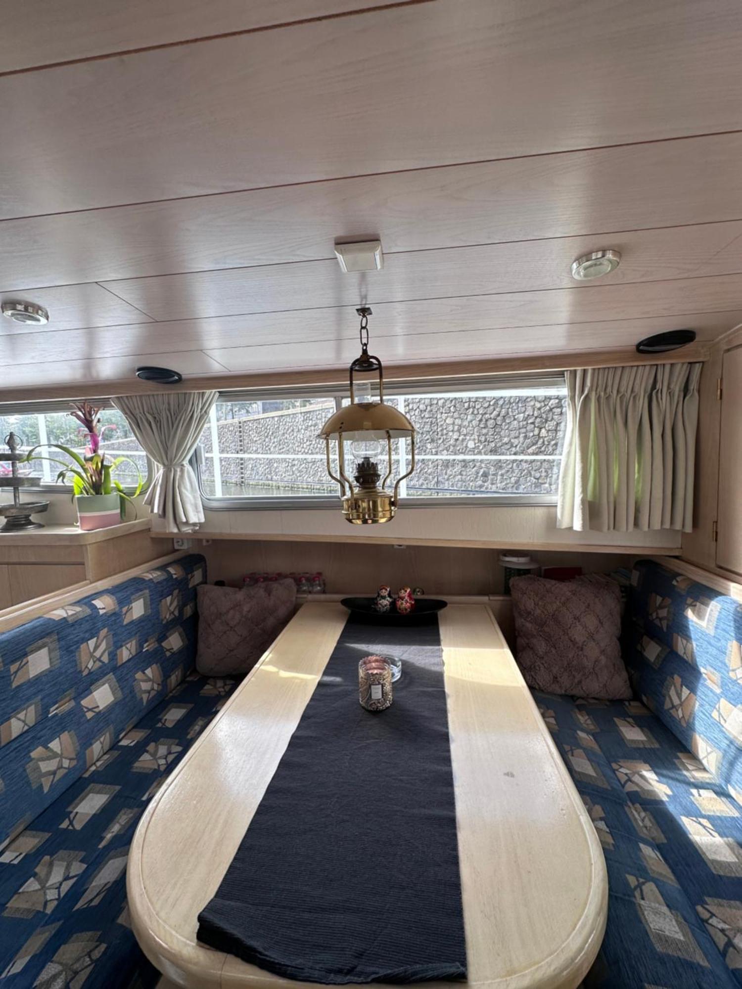 Botel Luxury Houseboat Amsterdam