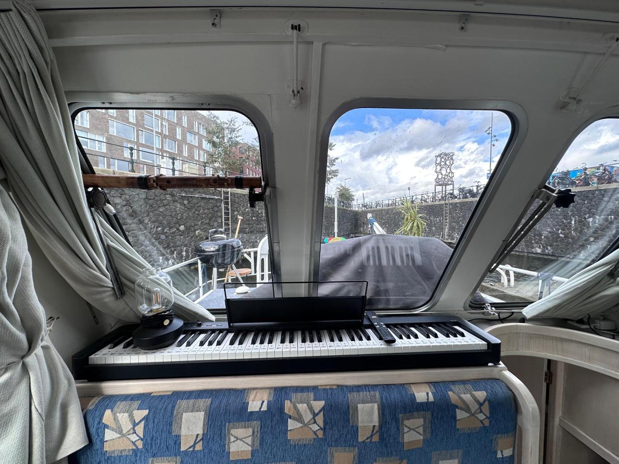 Bateau-hôtel Luxury Houseboat *