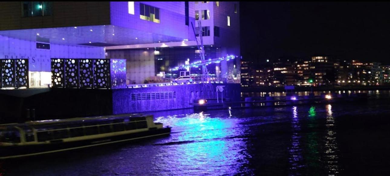 Luxury Houseboat Amsterdam